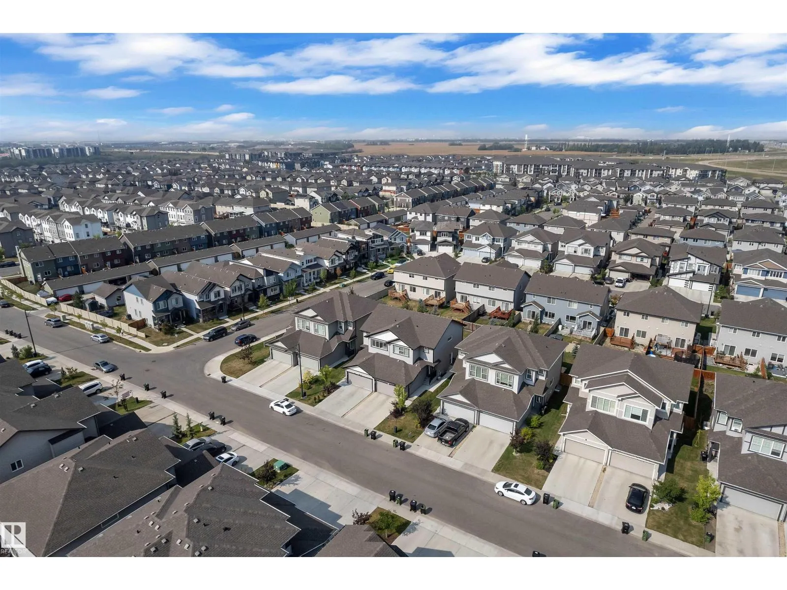 252 39 AV NW
