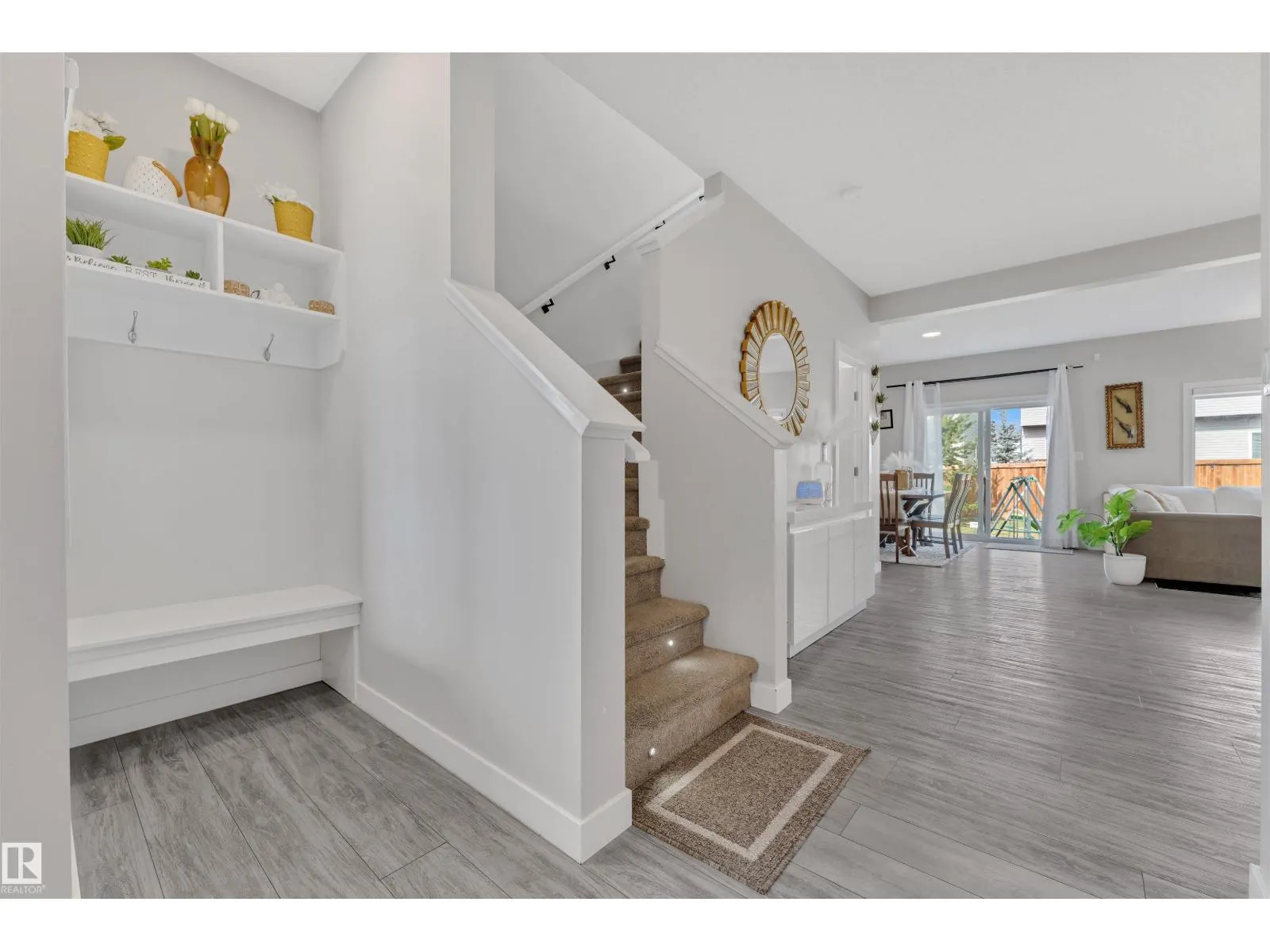 252 39 AV NW