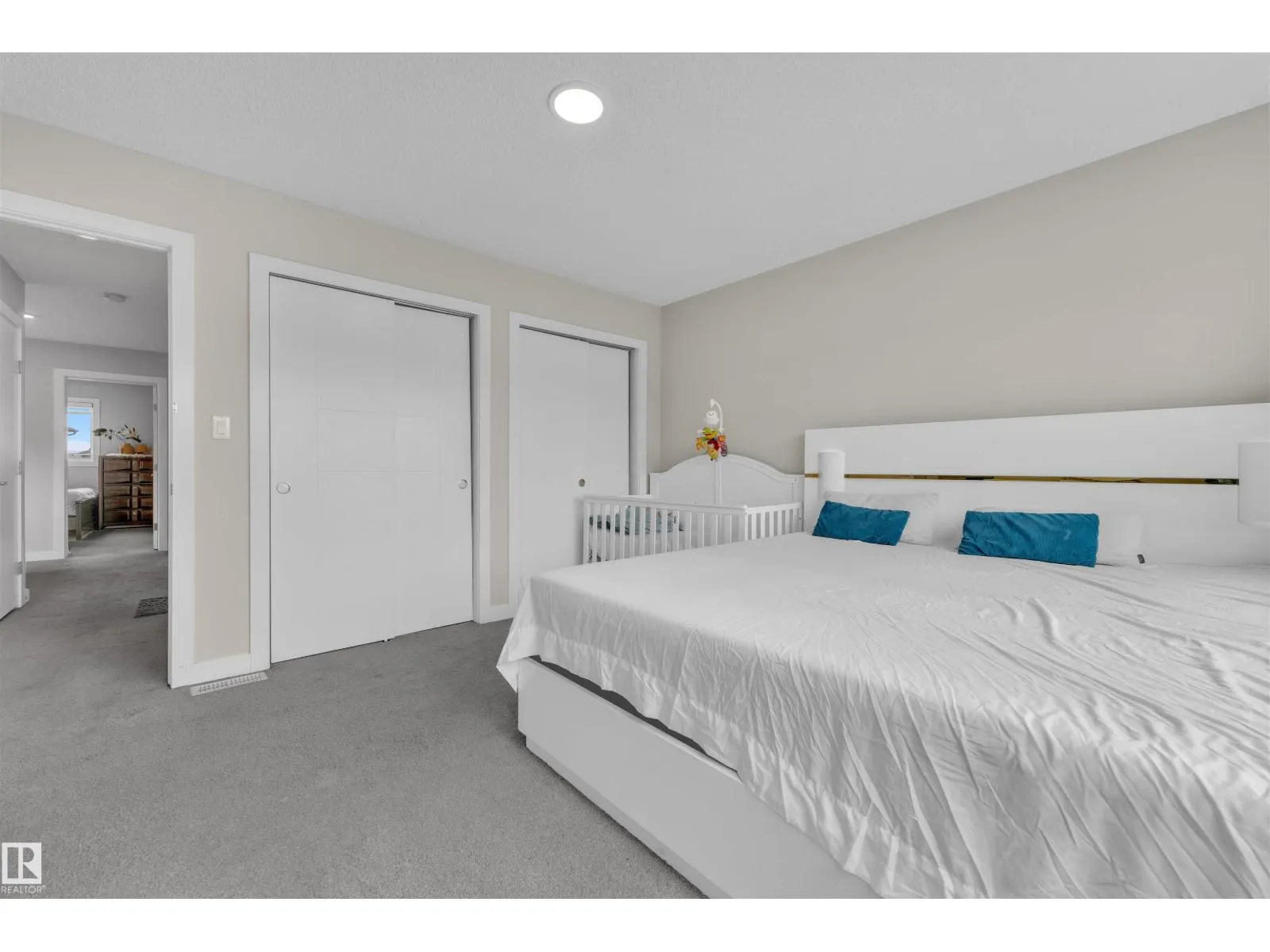 252 39 AV NW