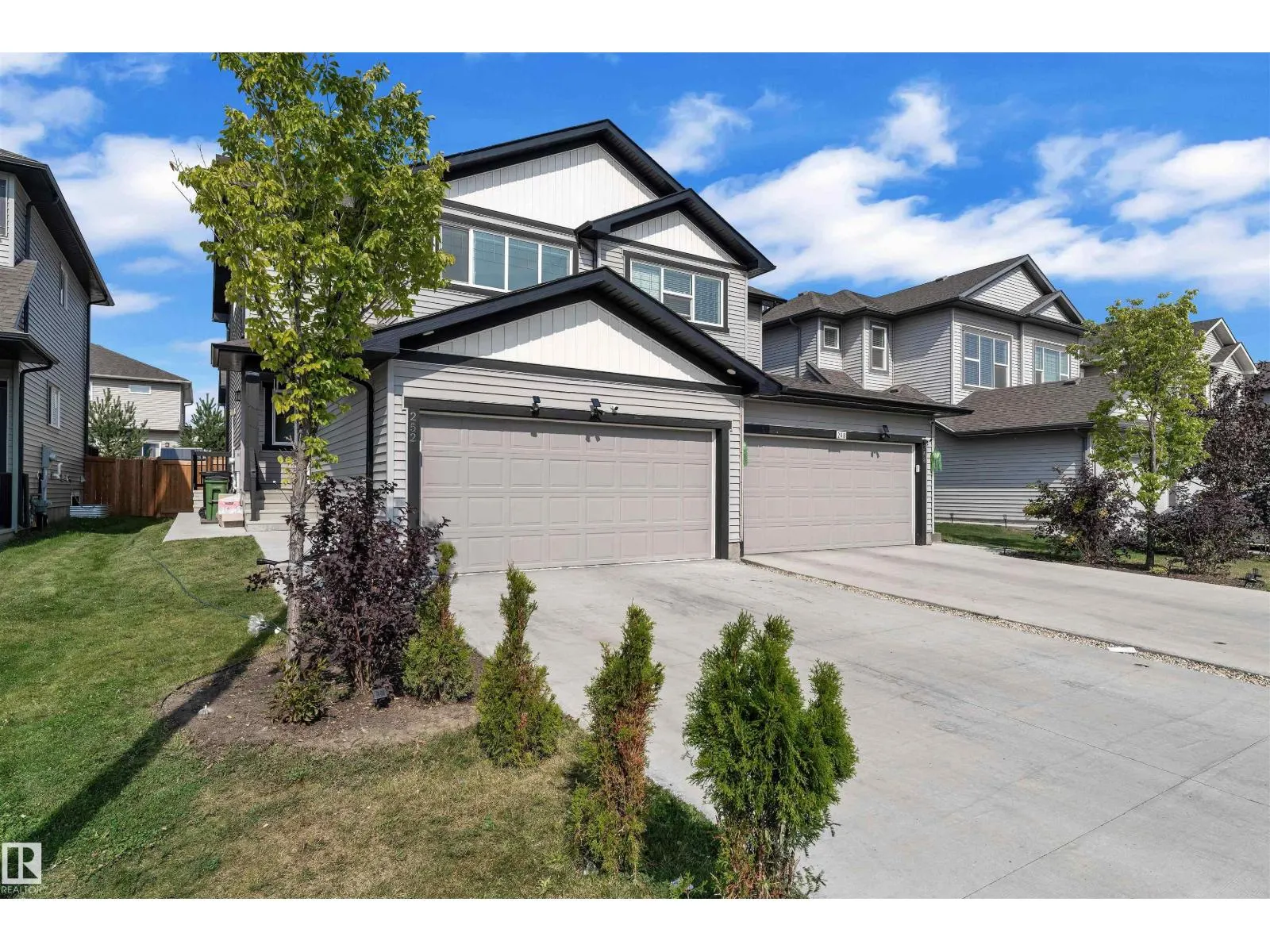 252 39 AV NW