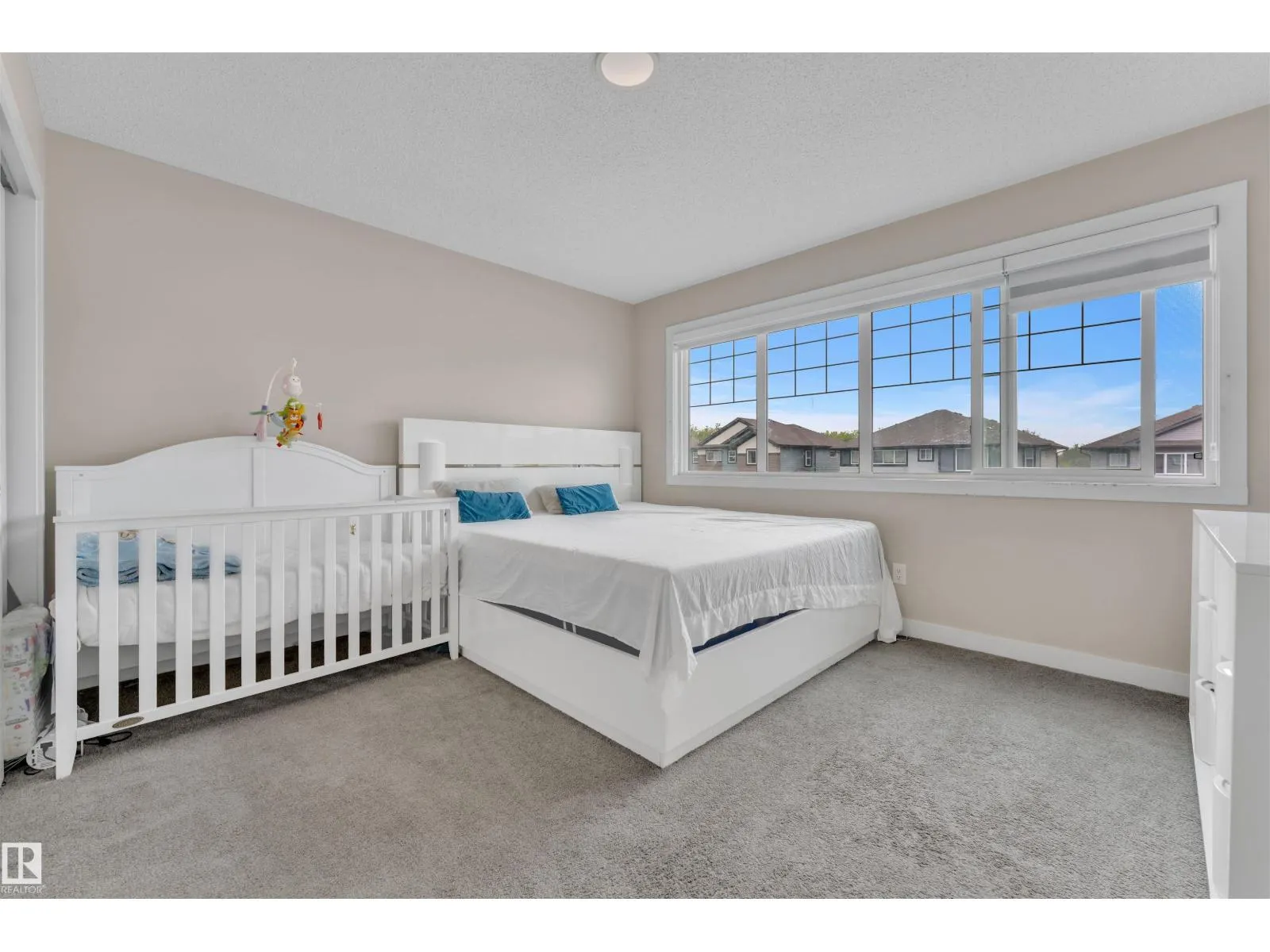 252 39 AV NW