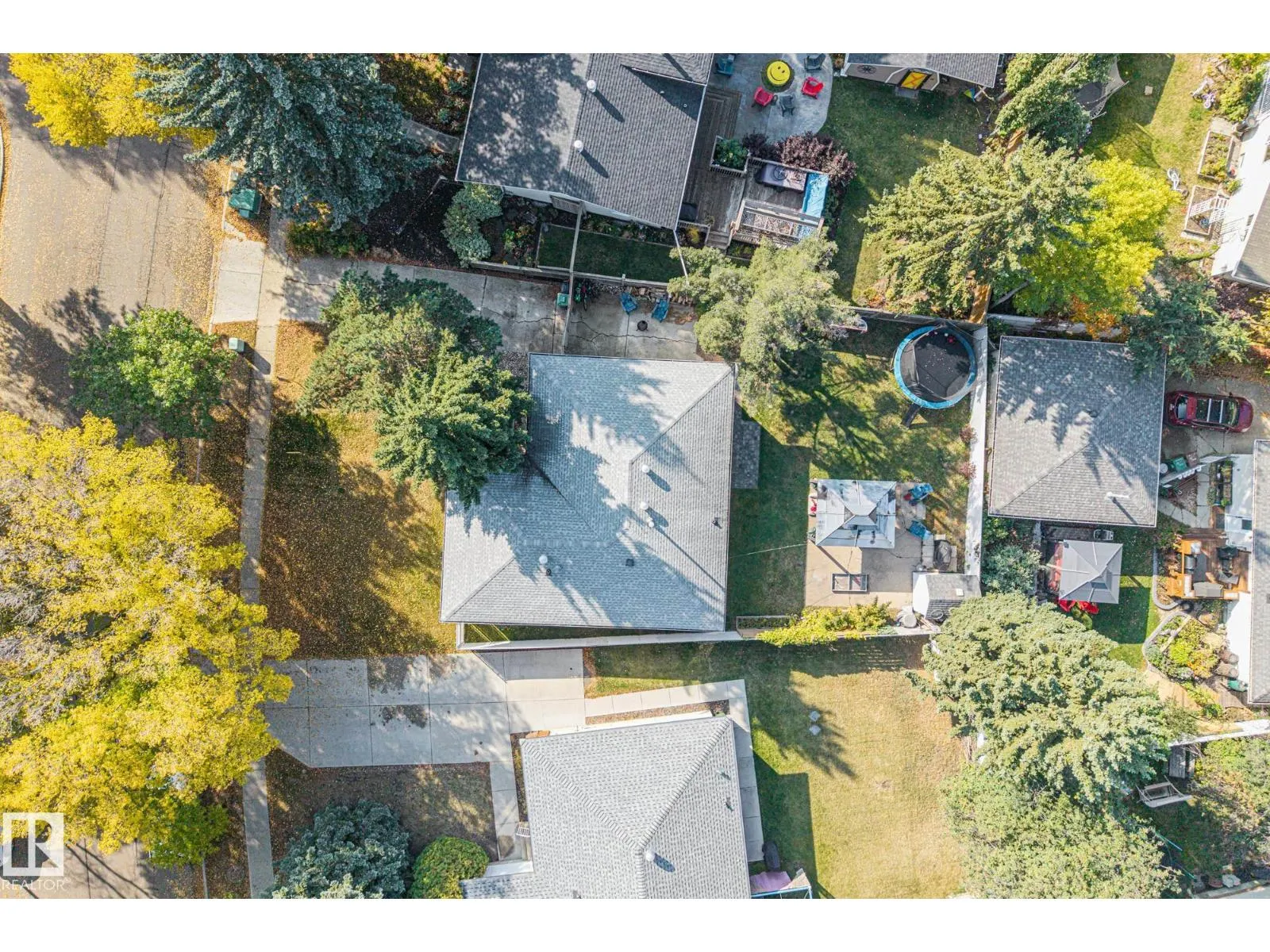 18 BURNHAM AV