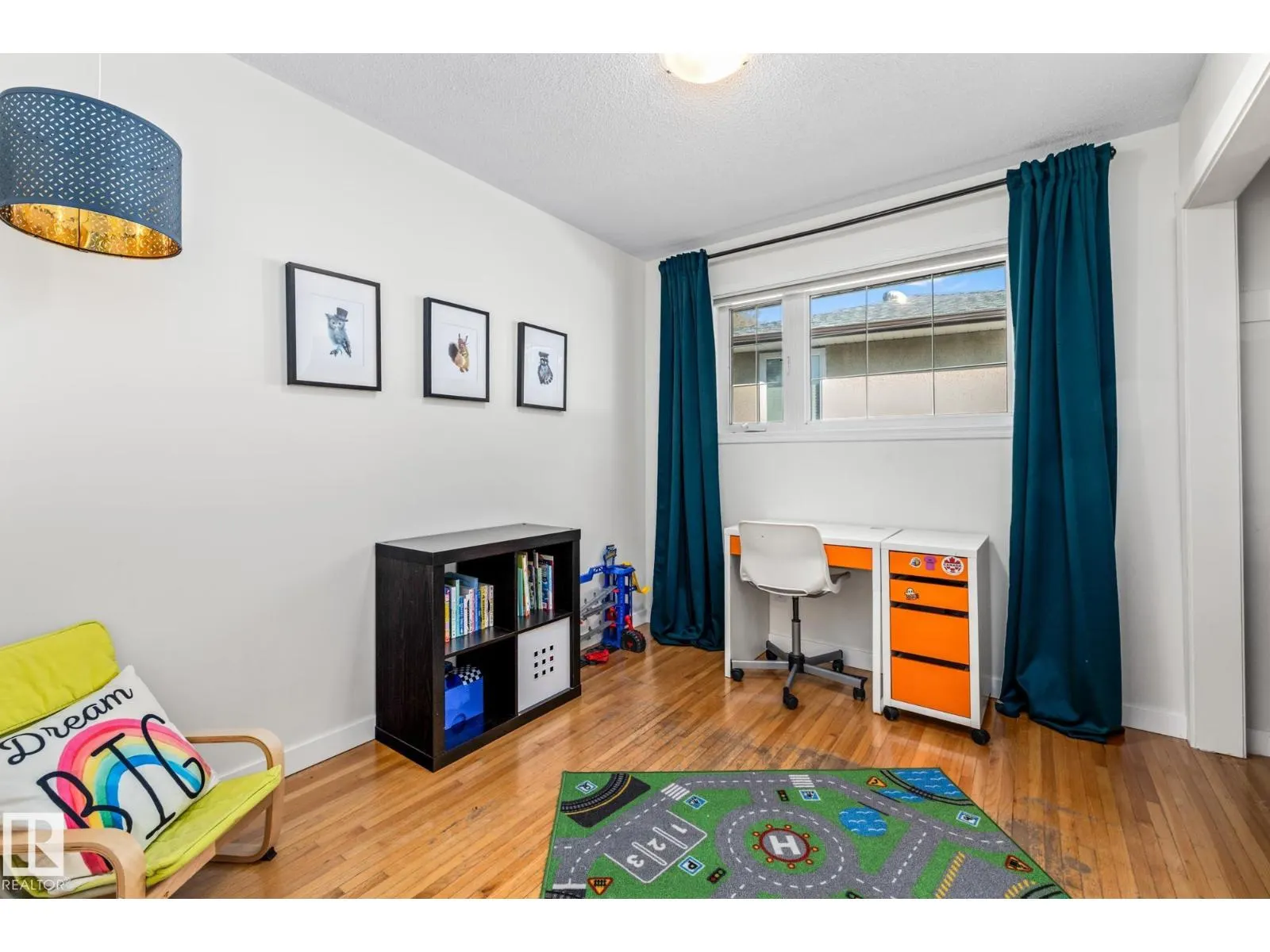 18 BURNHAM AV