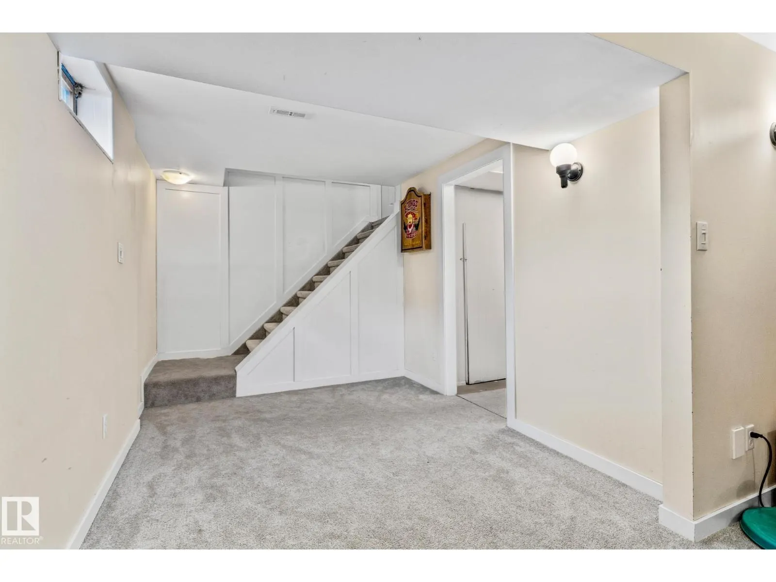 18 BURNHAM AV