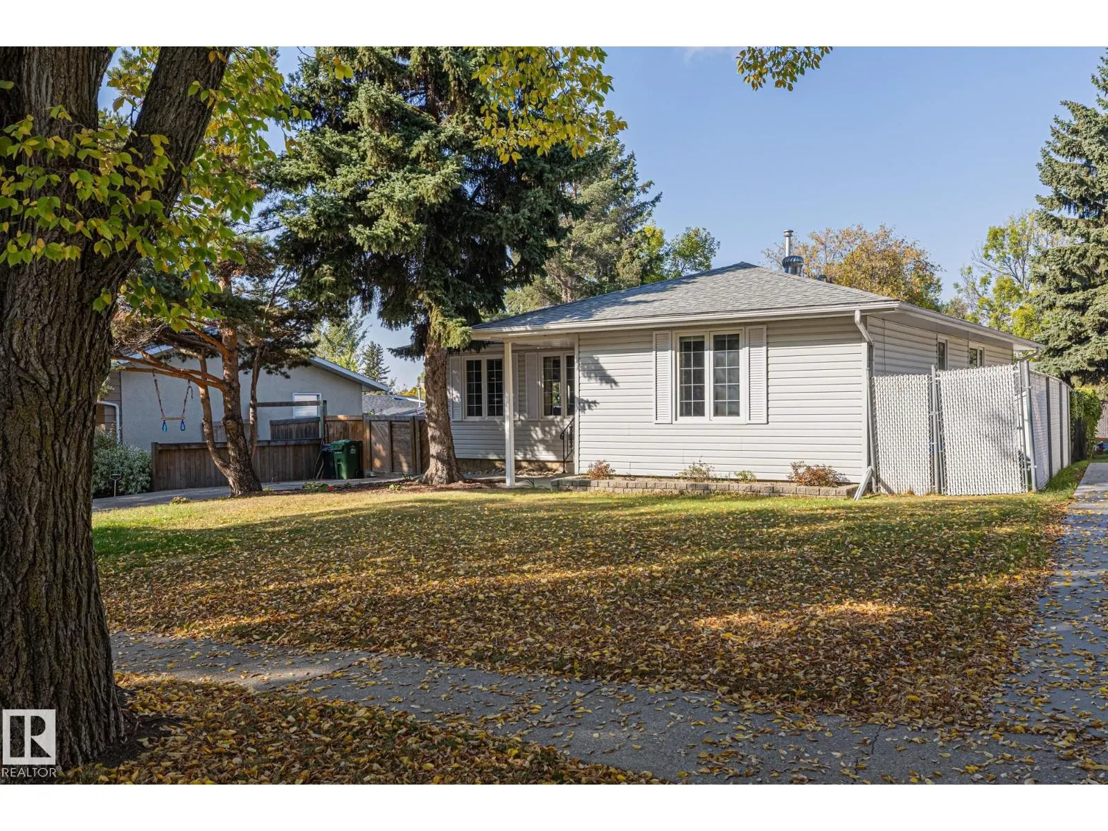 18 BURNHAM AV