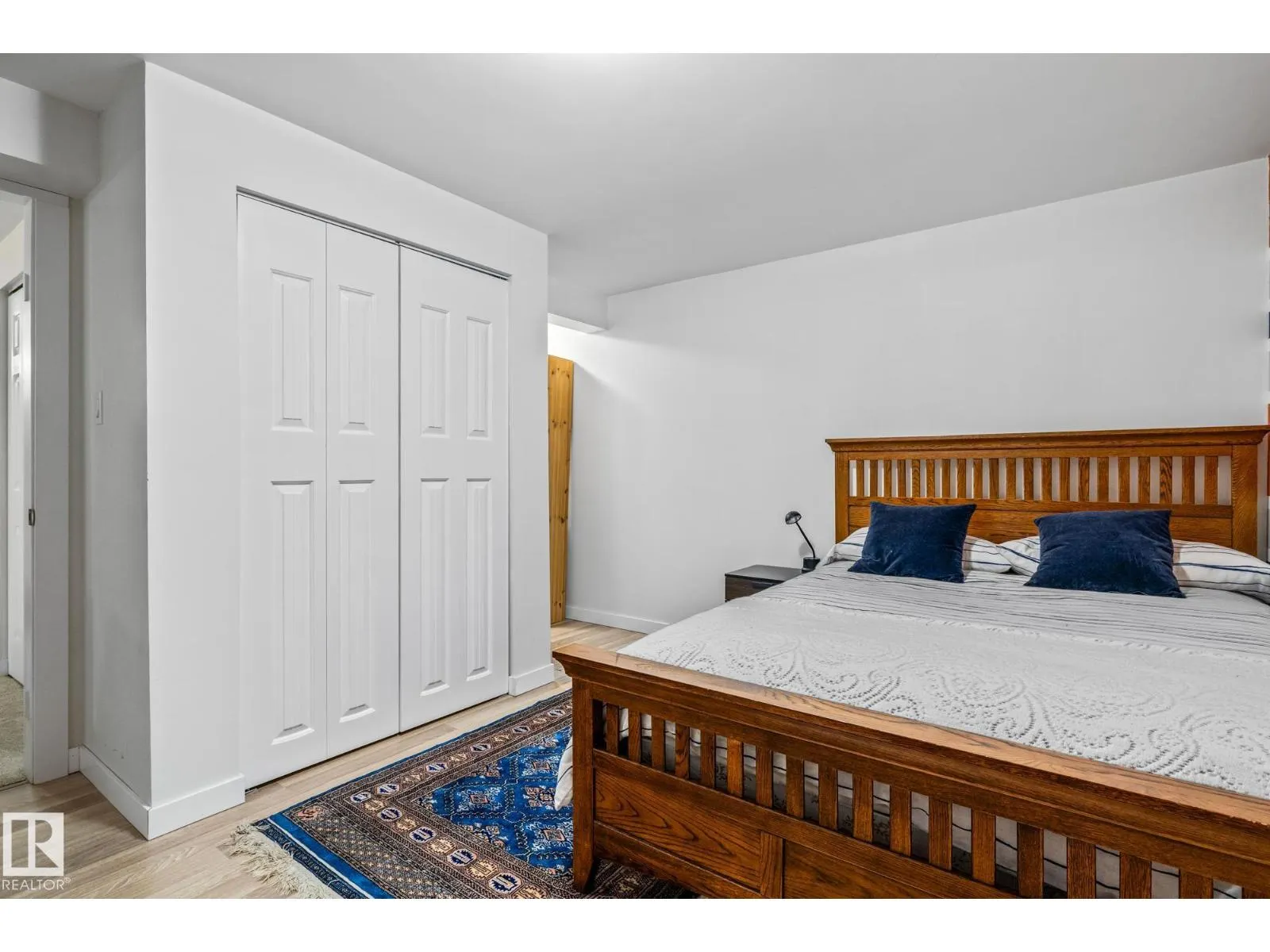 18 BURNHAM AV