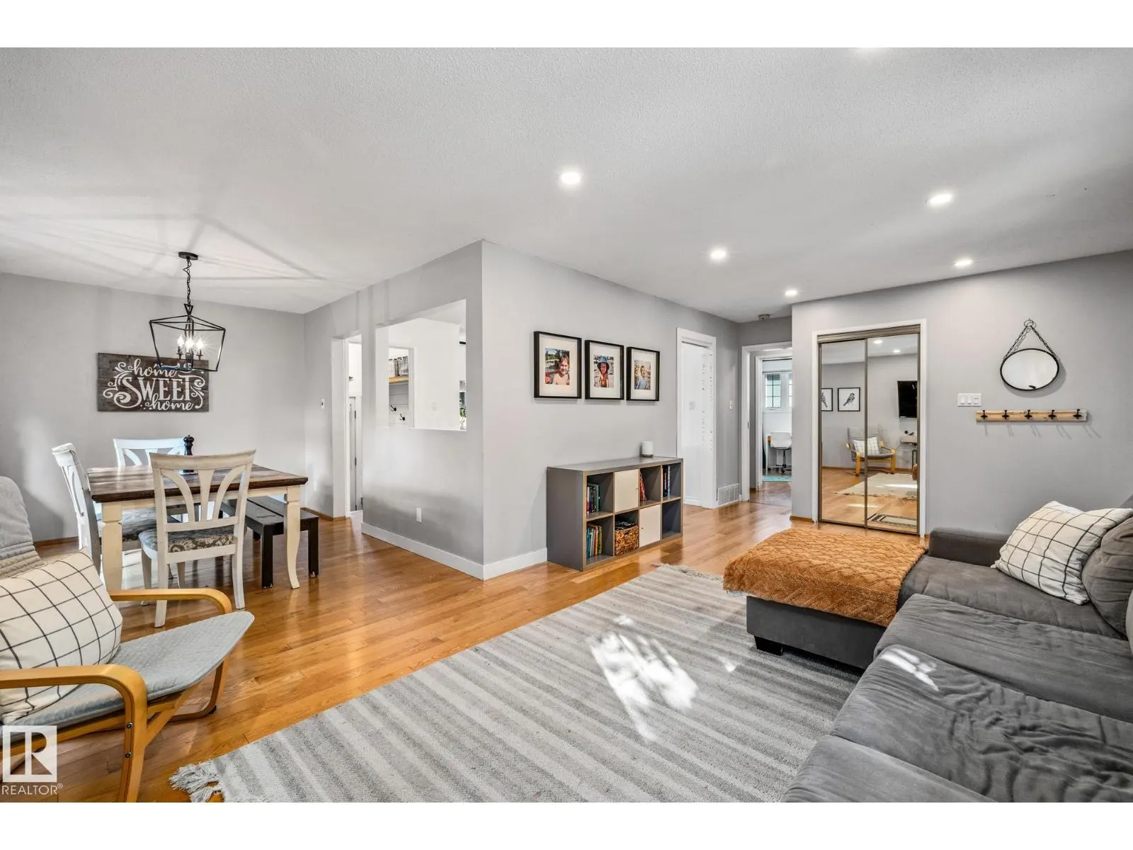 18 BURNHAM AV