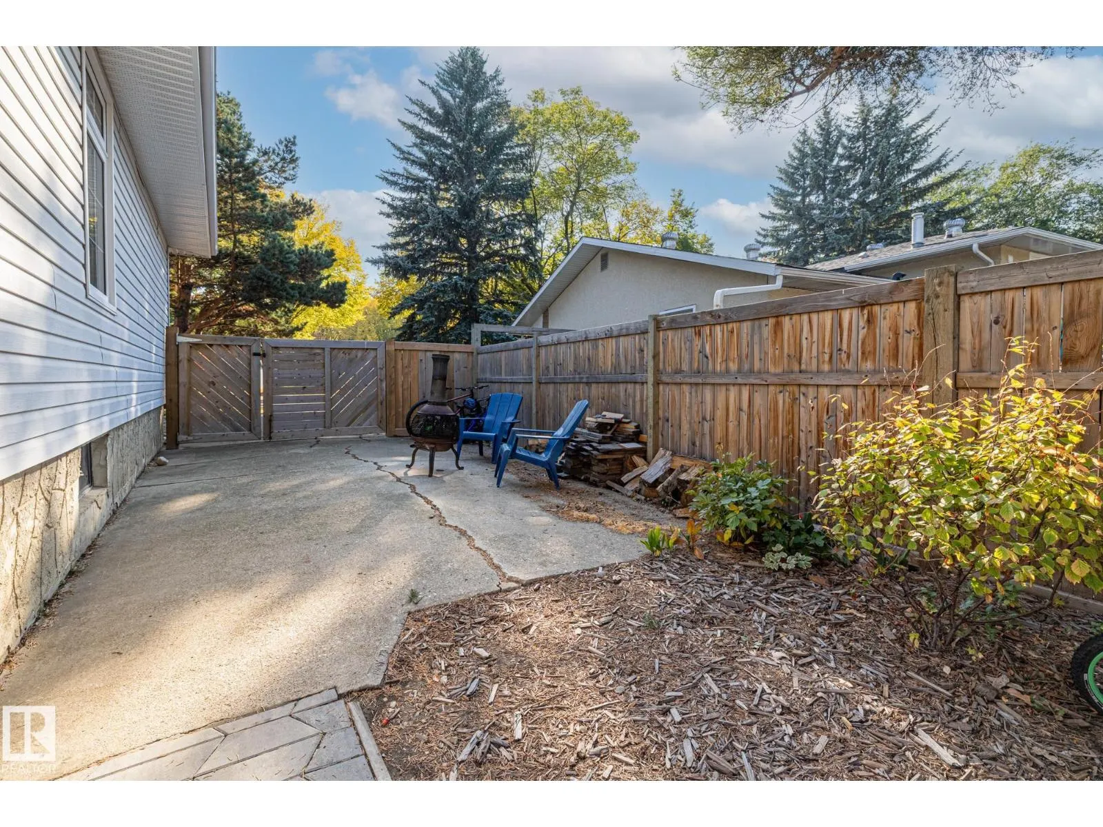 18 BURNHAM AV