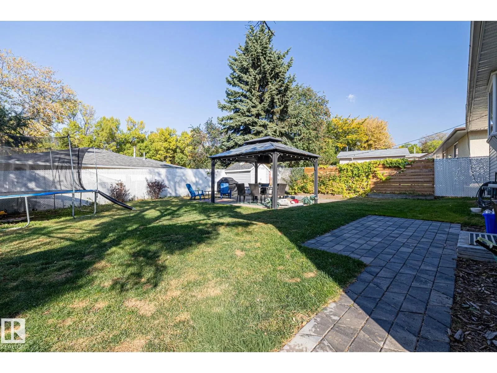 18 BURNHAM AV