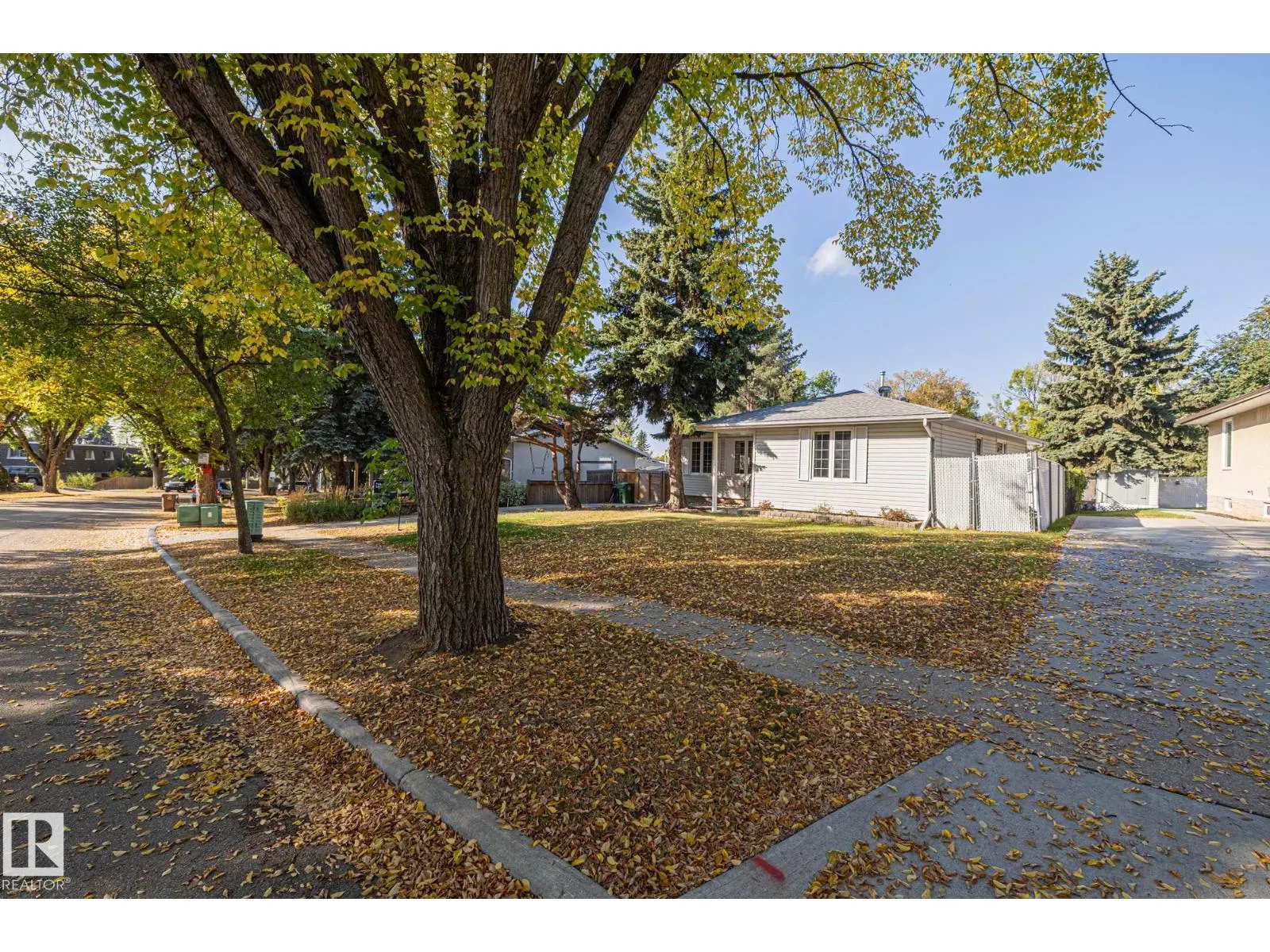18 BURNHAM AV