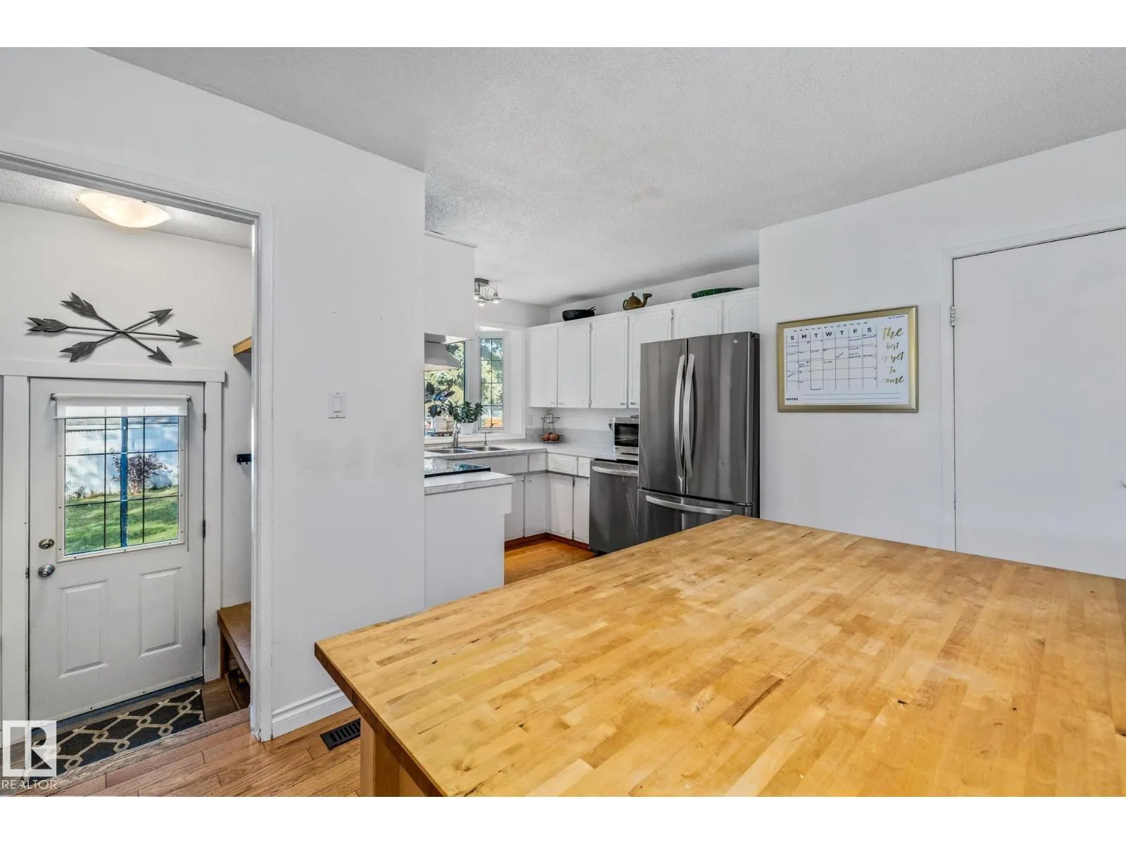 18 BURNHAM AV