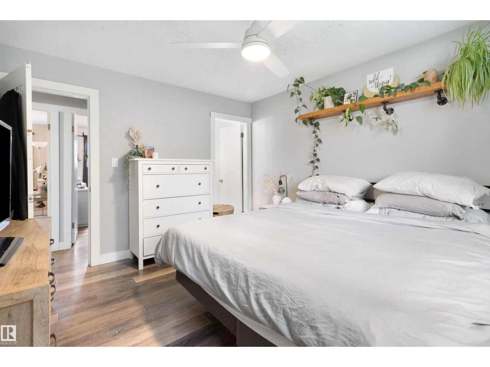 64 GREENWOOD WY