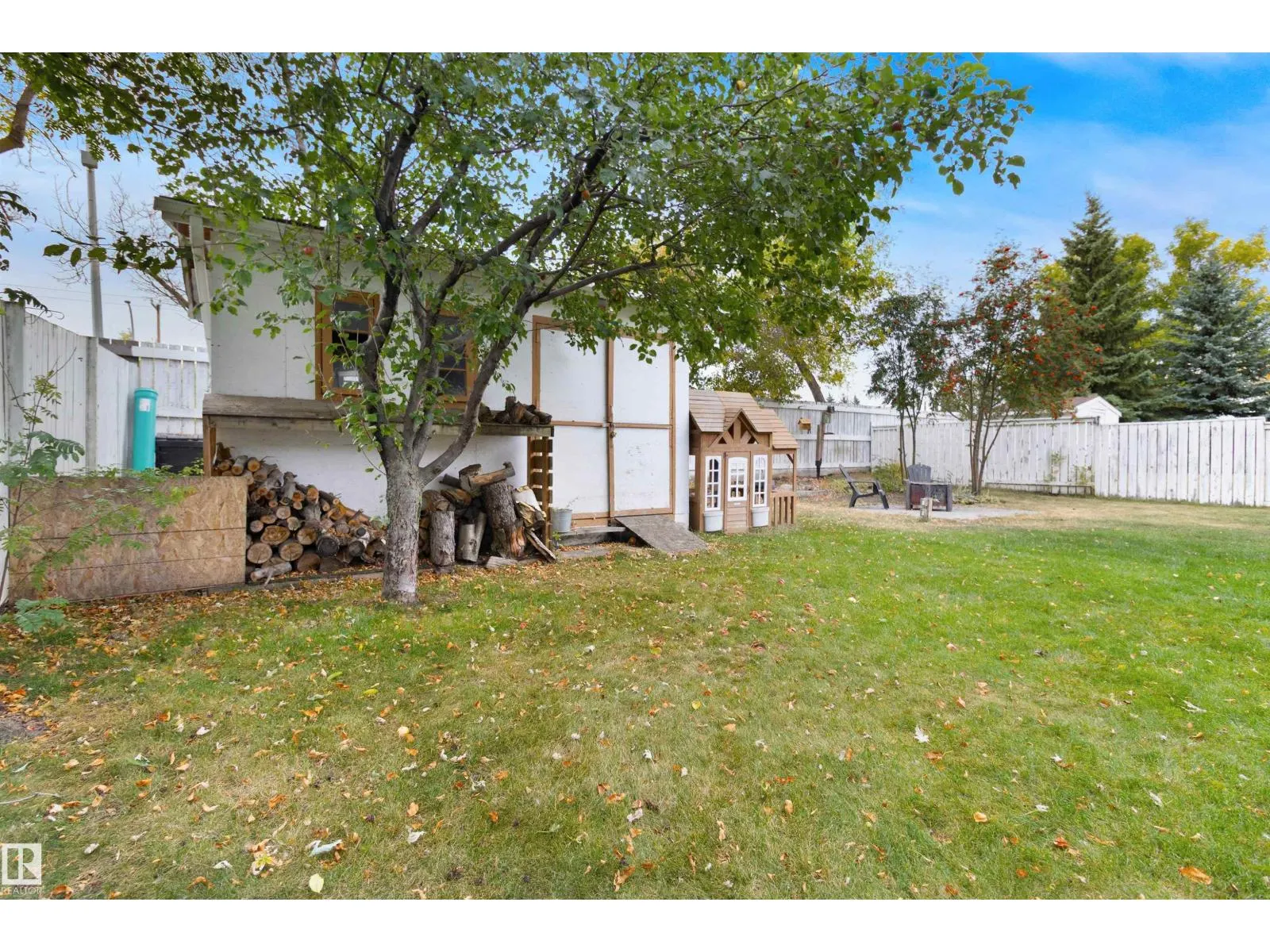 64 GREENWOOD WY