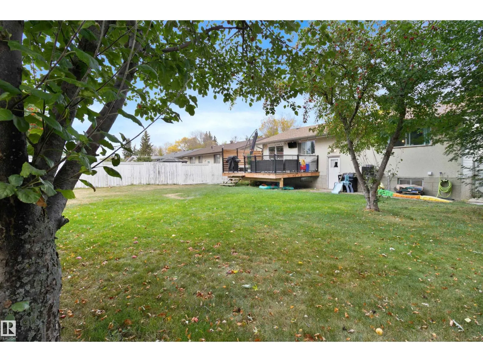 64 GREENWOOD WY