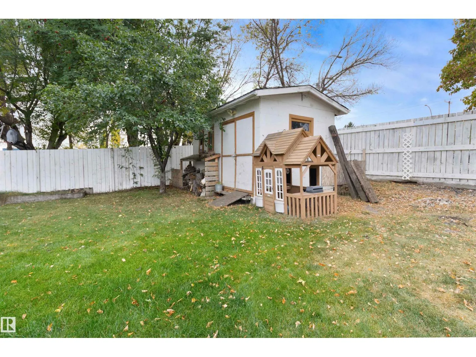 64 GREENWOOD WY
