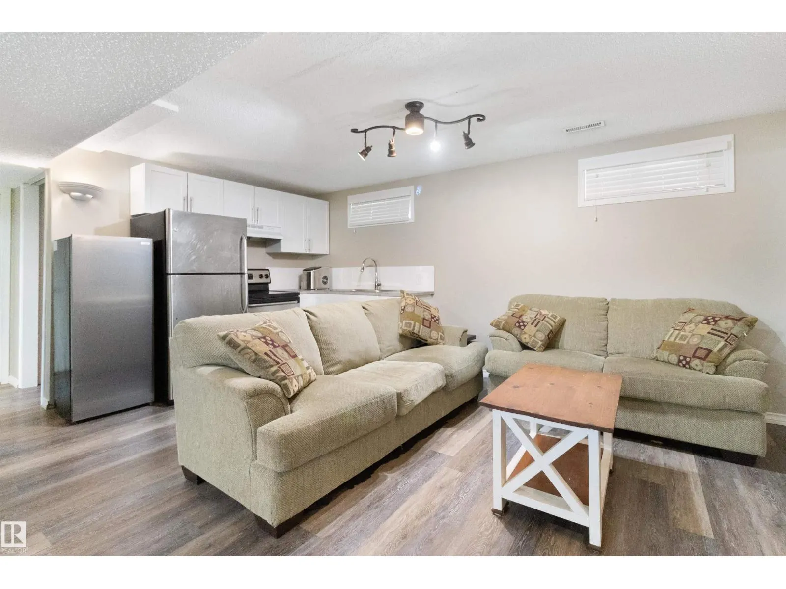 64 GREENWOOD WY