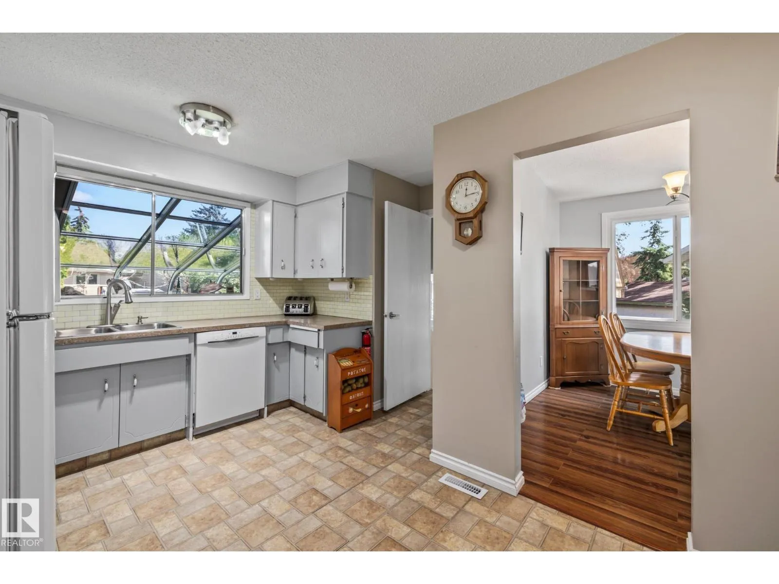12250 143 AV NW