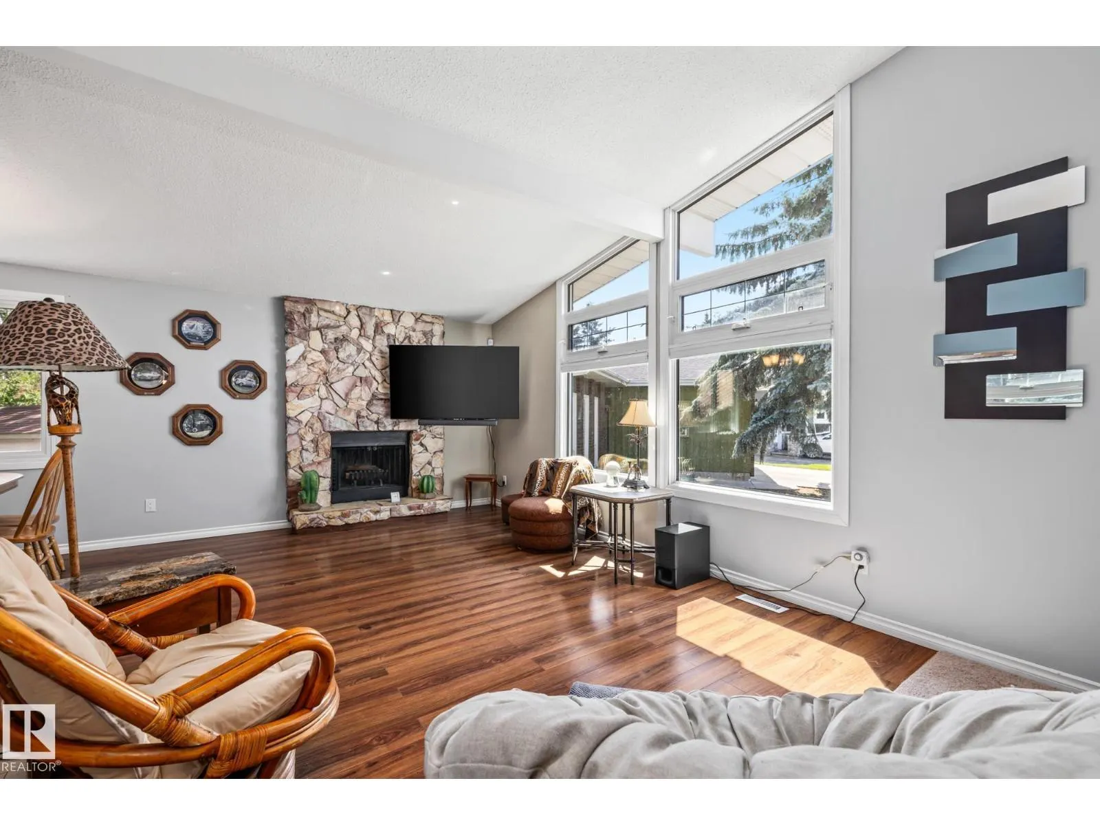 12250 143 AV NW
