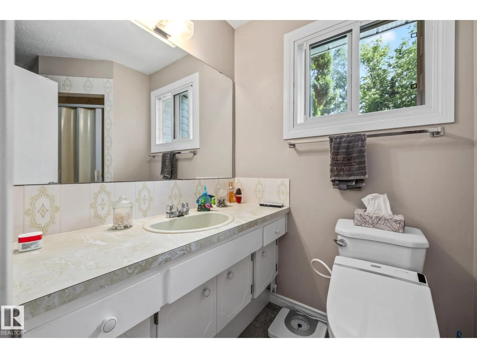 12250 143 AV NW