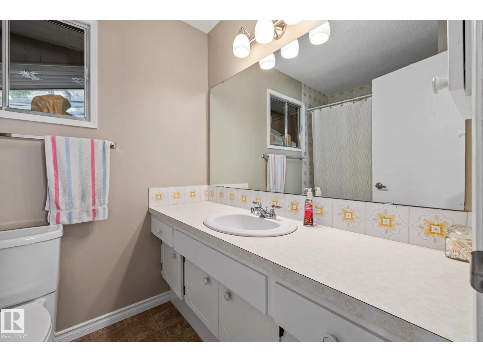 12250 143 AV NW