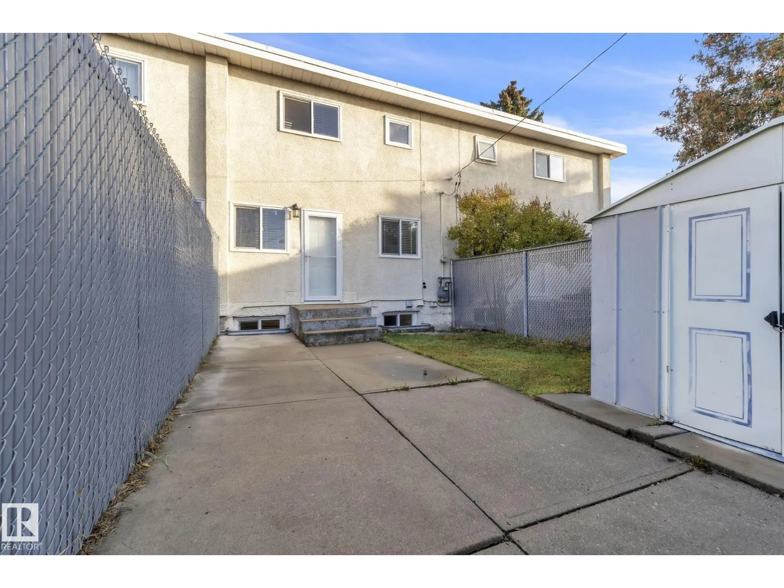 8917 134 AV NW