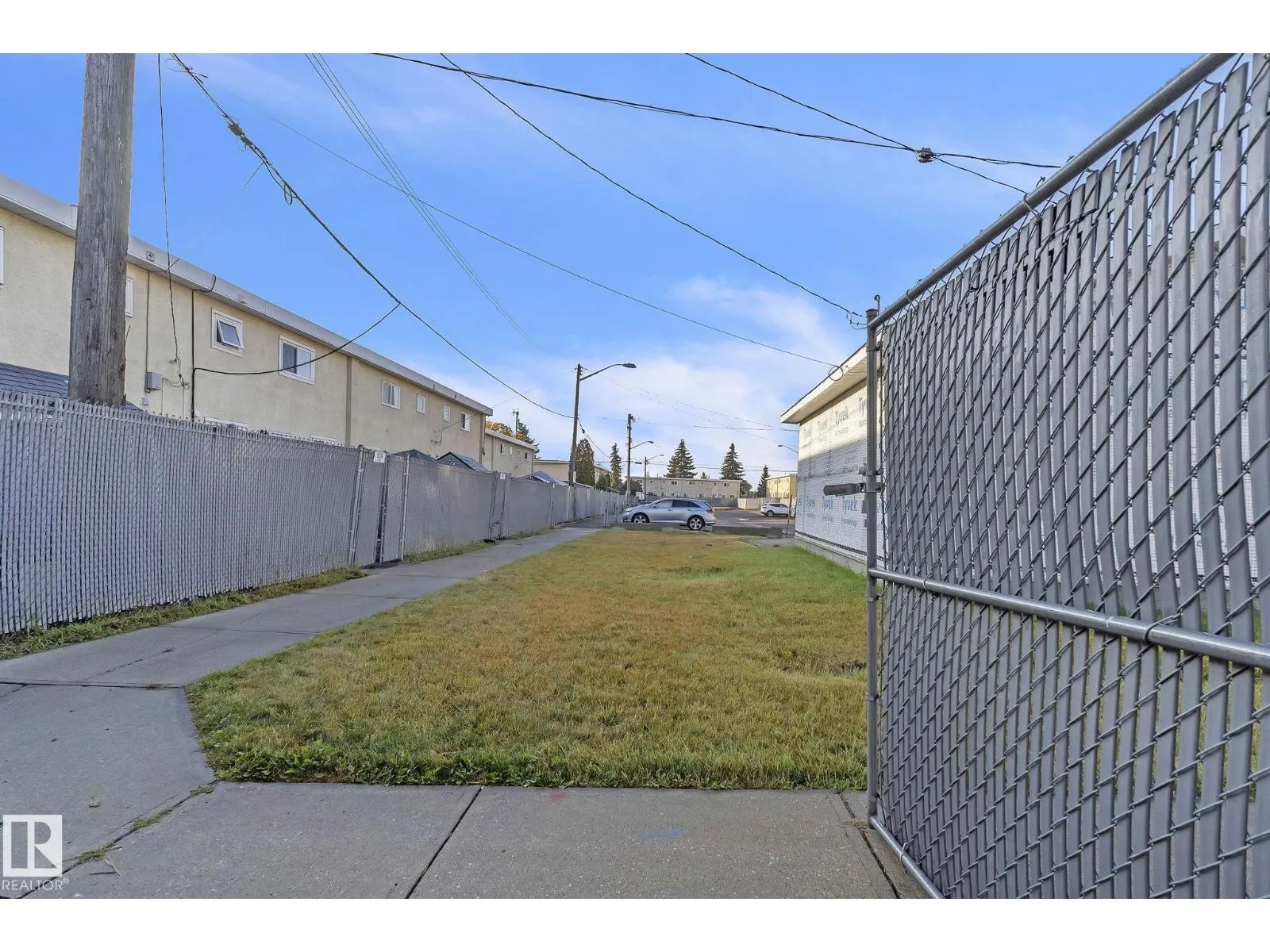 8917 134 AV NW