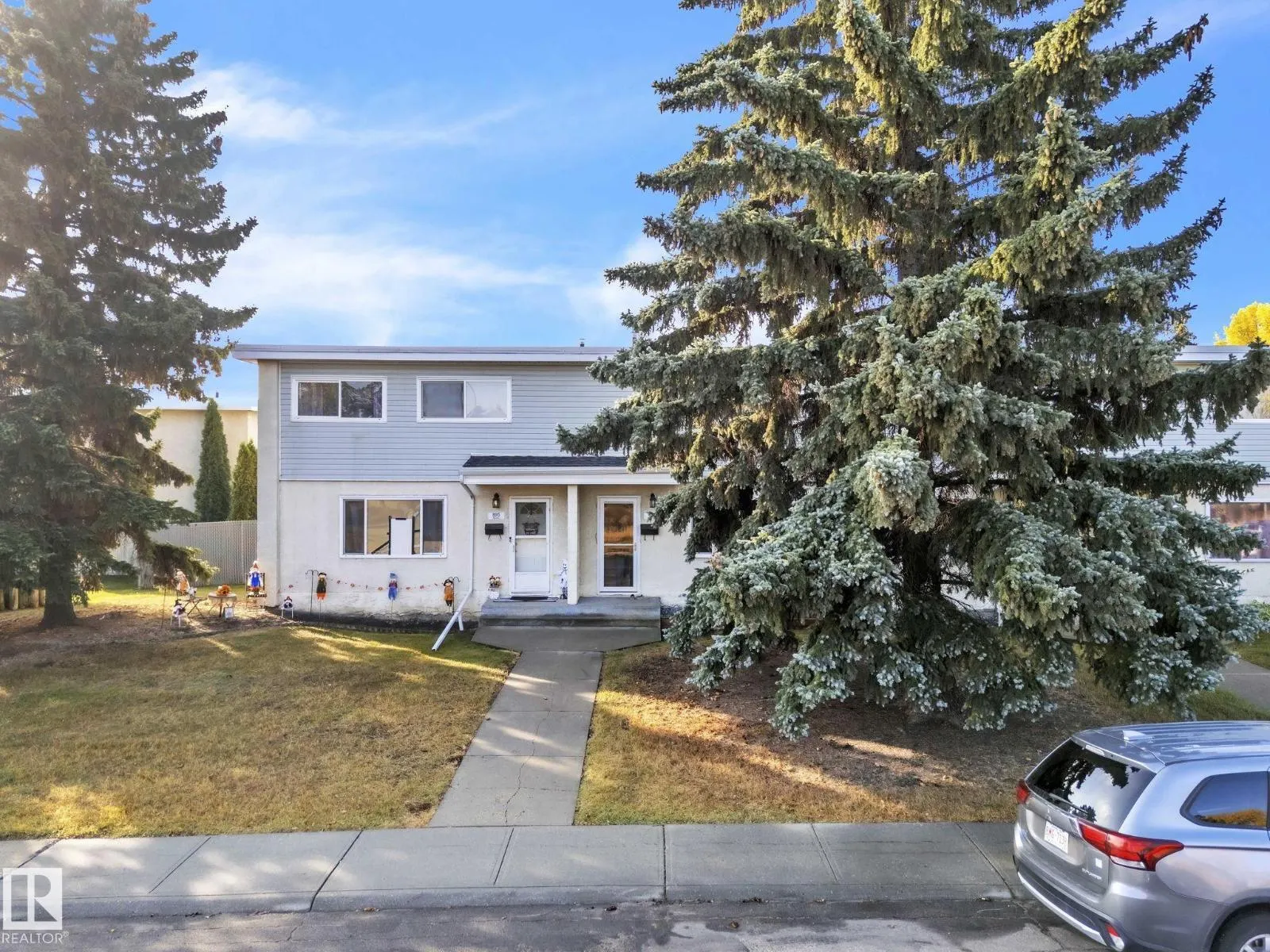 8917 134 AV NW