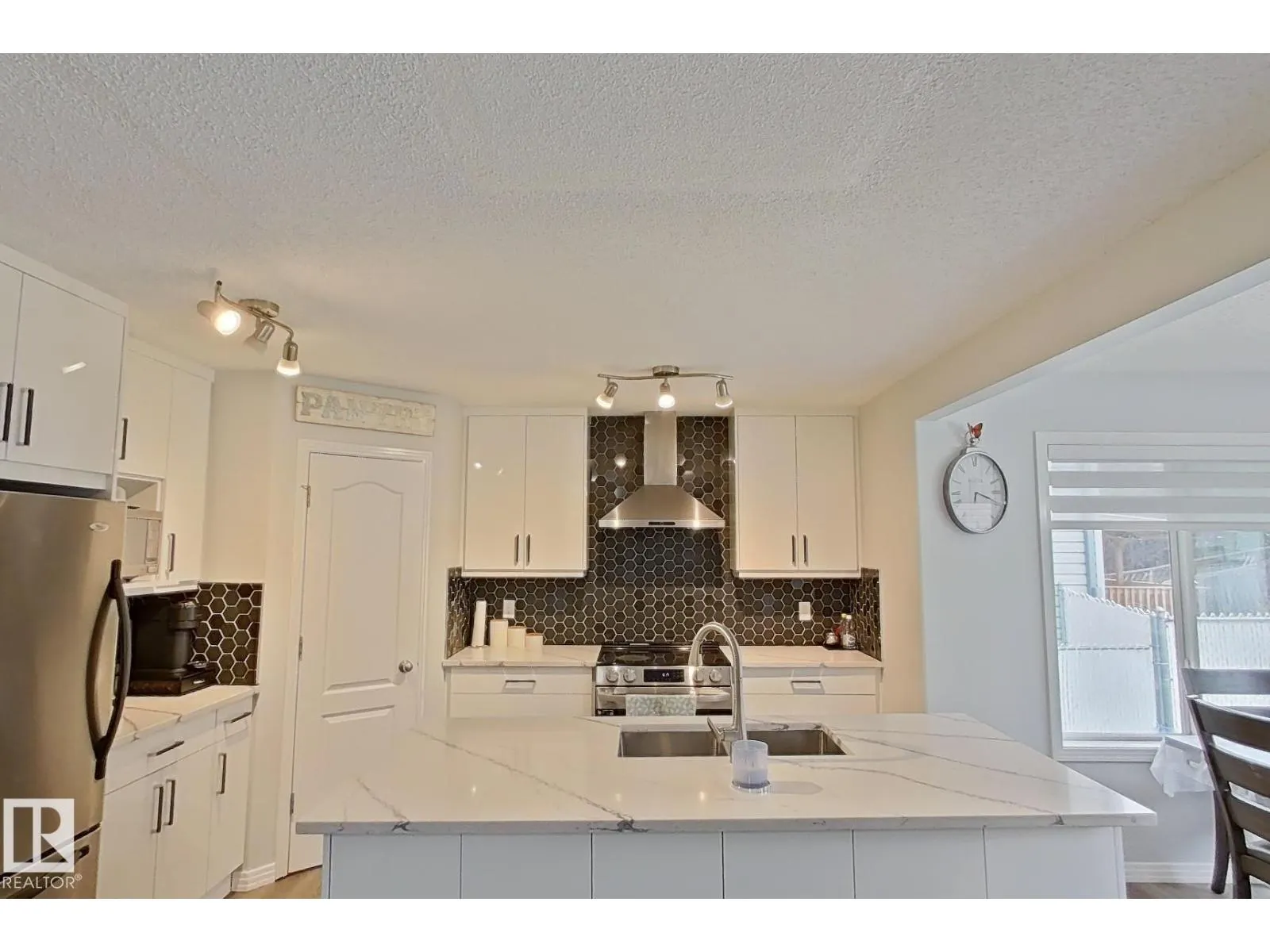 315 WILD ROSE WY NW