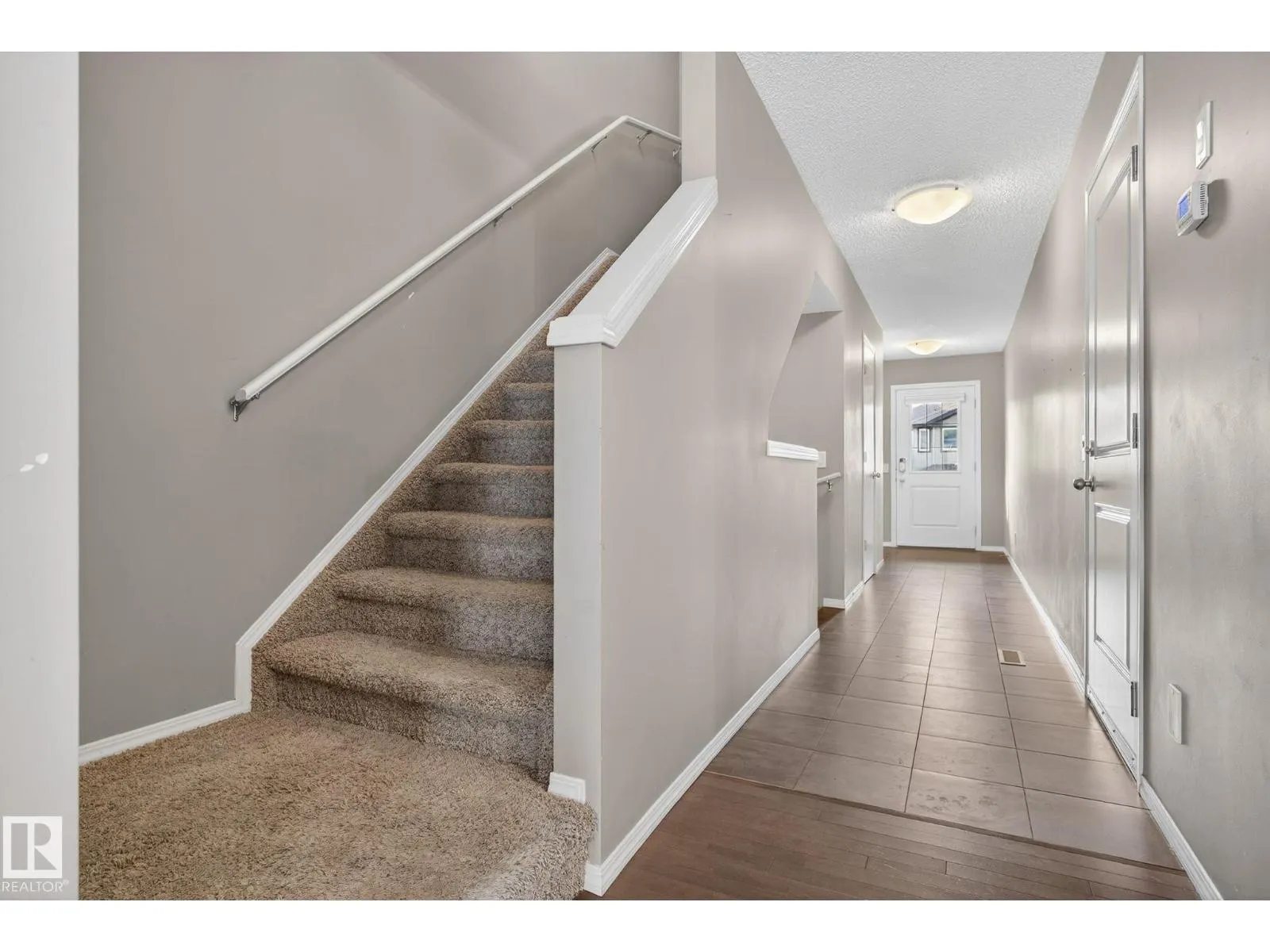 16 ROYAL ST