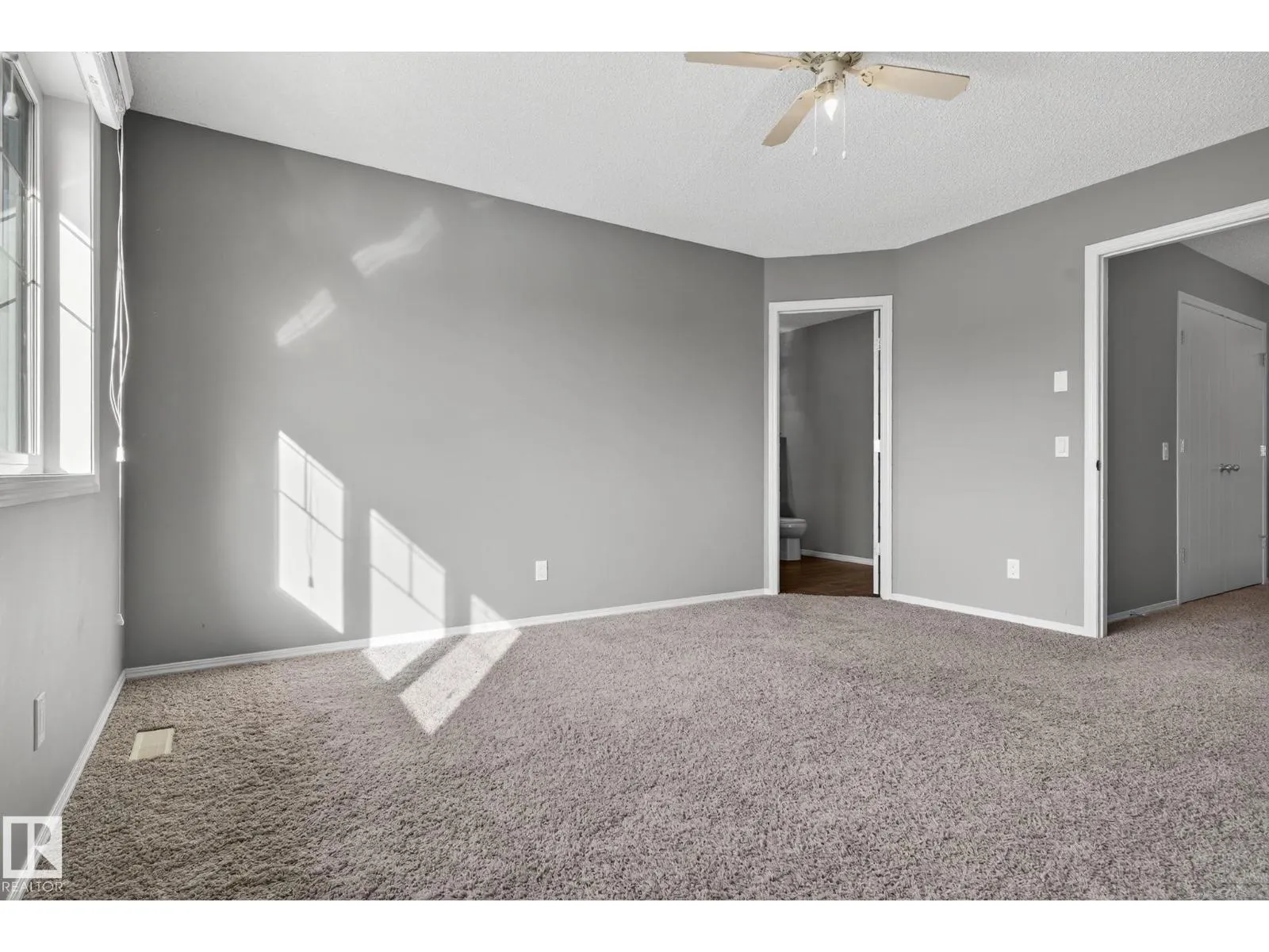 16 ROYAL ST