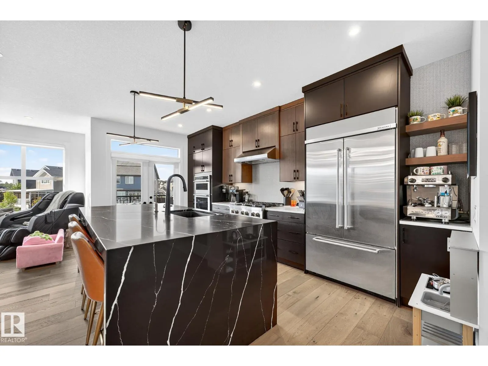 520 MERLIN LANDING LD NW