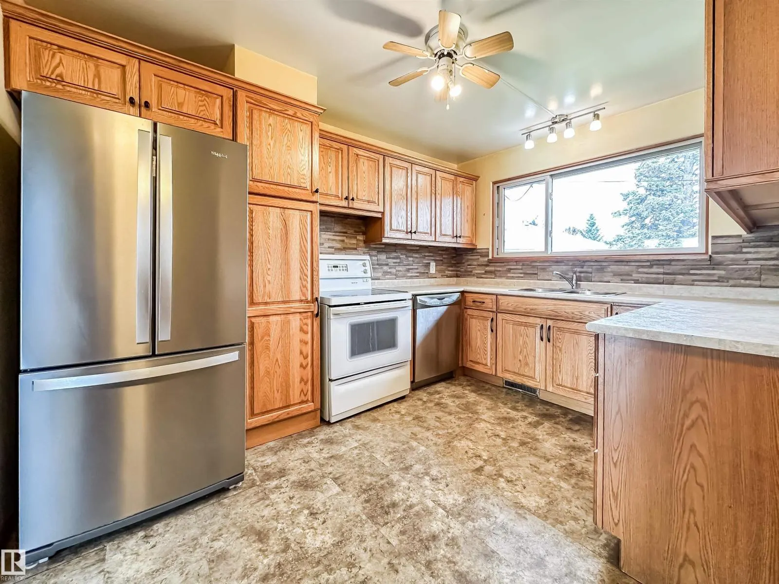 8126 150 ST NW