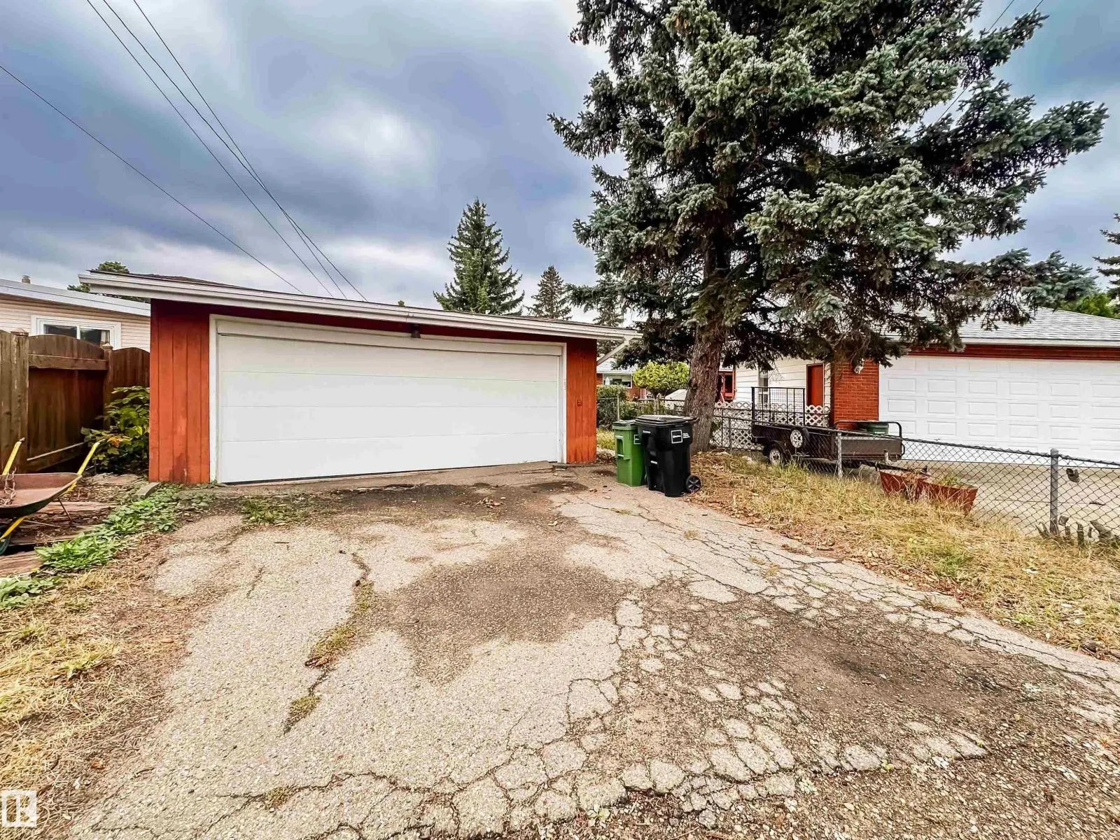 8126 150 ST NW