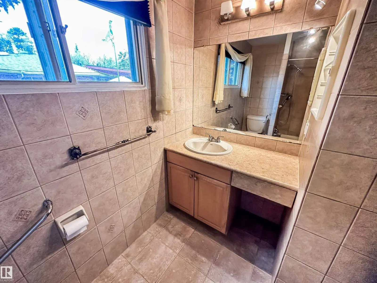 8126 150 ST NW
