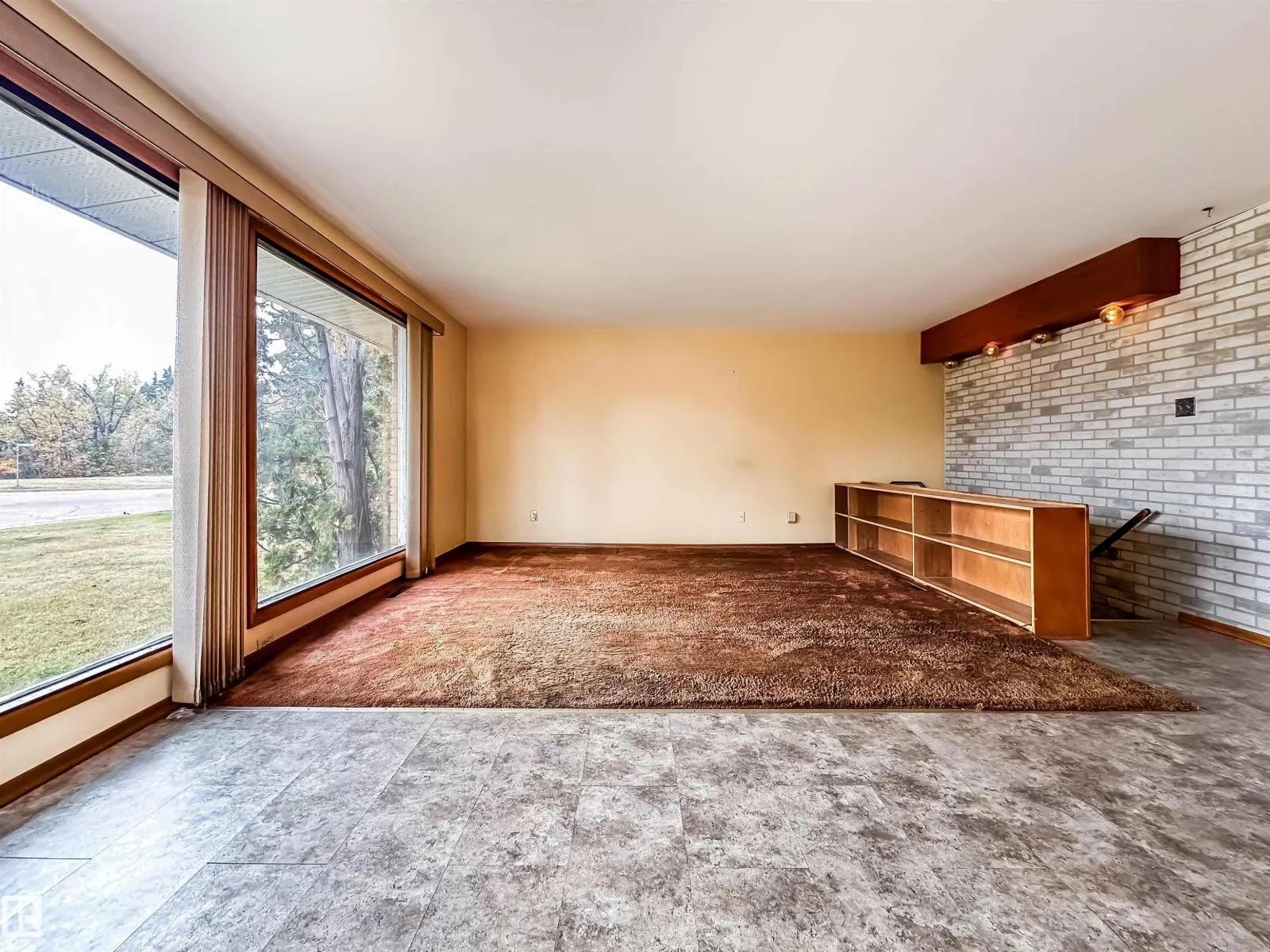 8126 150 ST NW