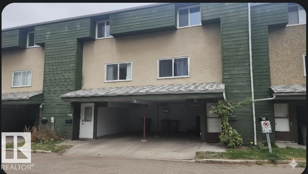 704 ABBOTTSFIELD RD NW