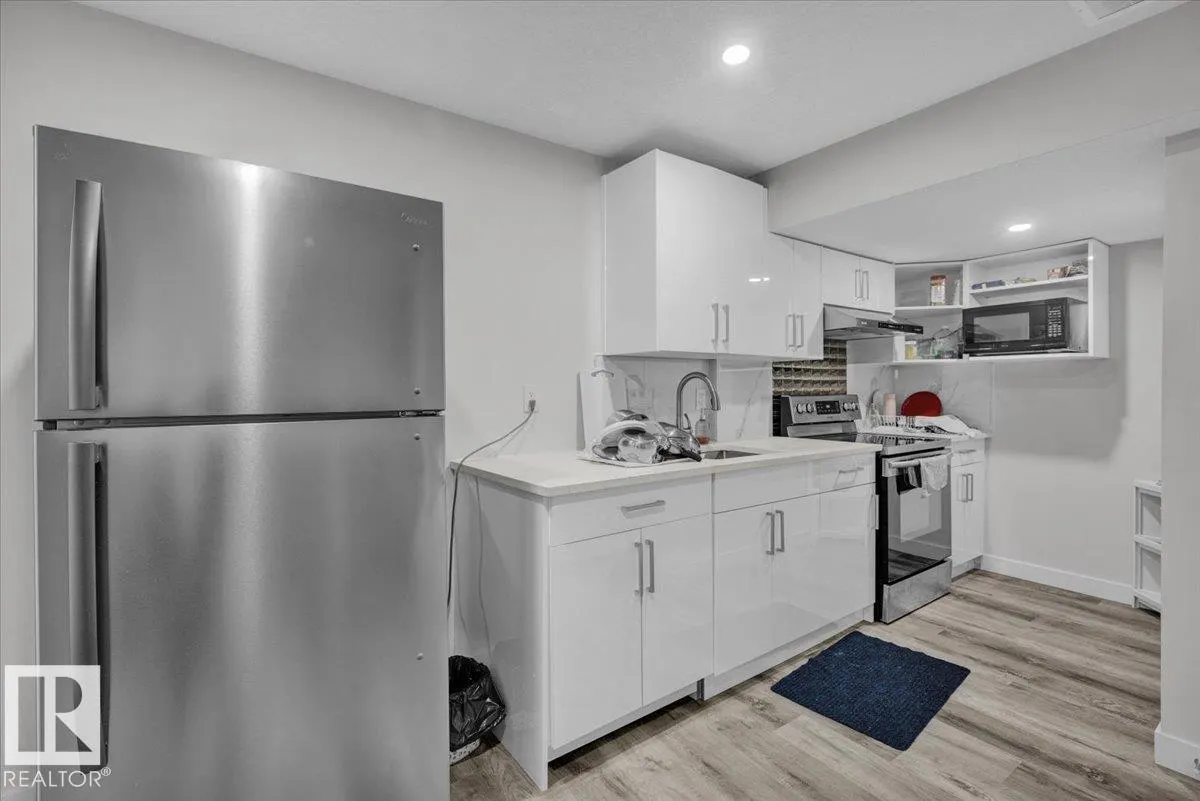 1730 27 ST NW