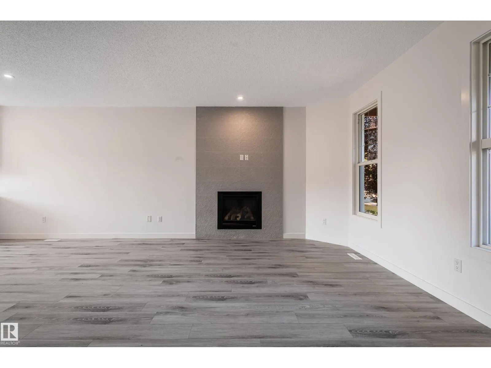 1065 MCCONACHIE BV NW