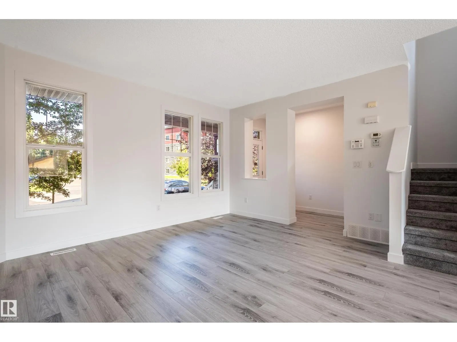 1065 MCCONACHIE BV NW