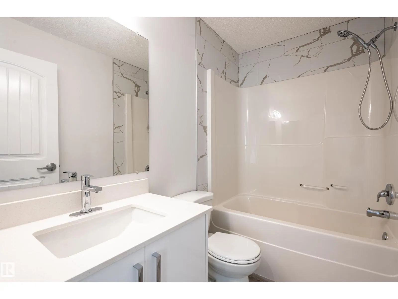 1065 MCCONACHIE BV NW