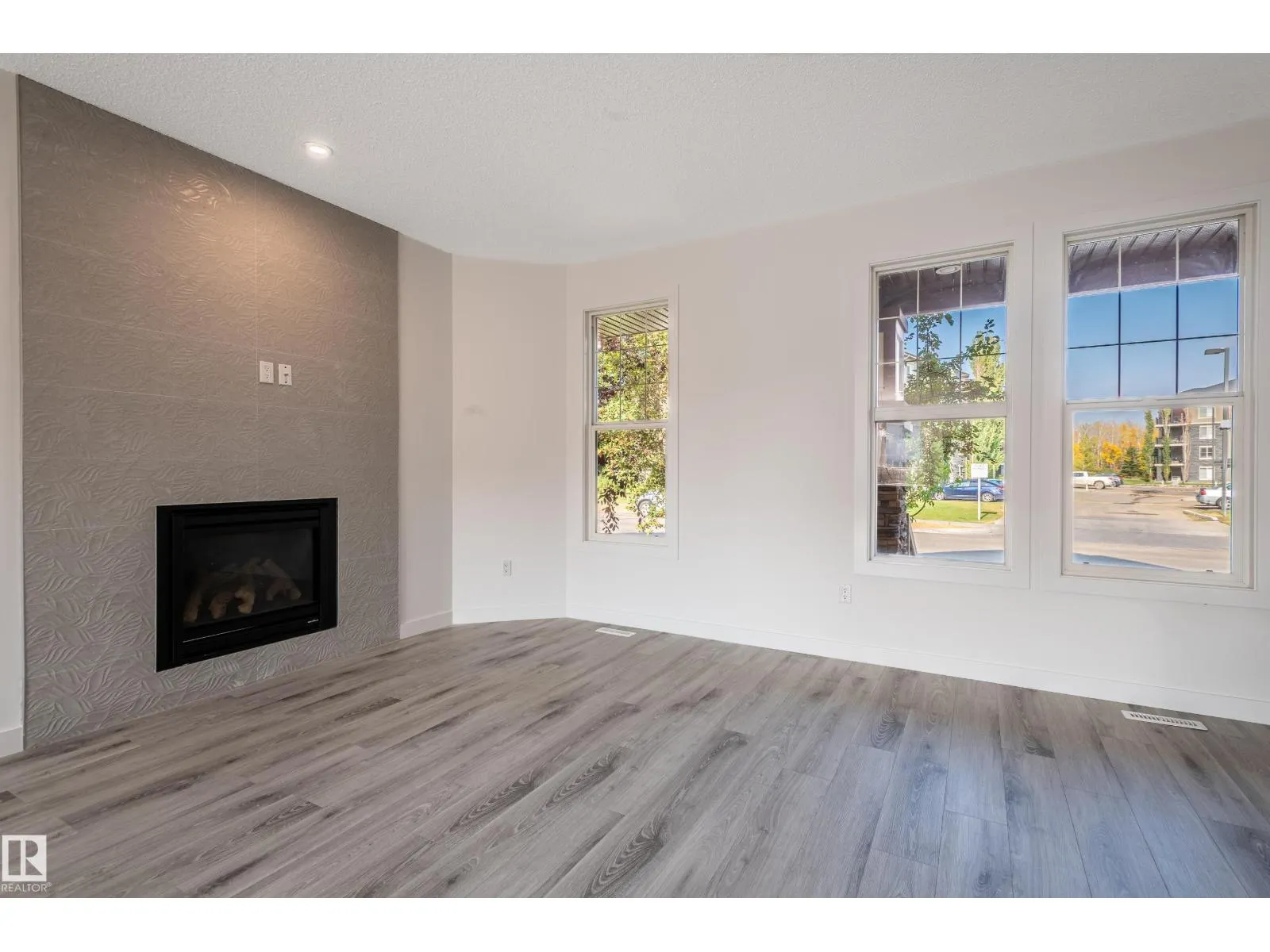 1065 MCCONACHIE BV NW