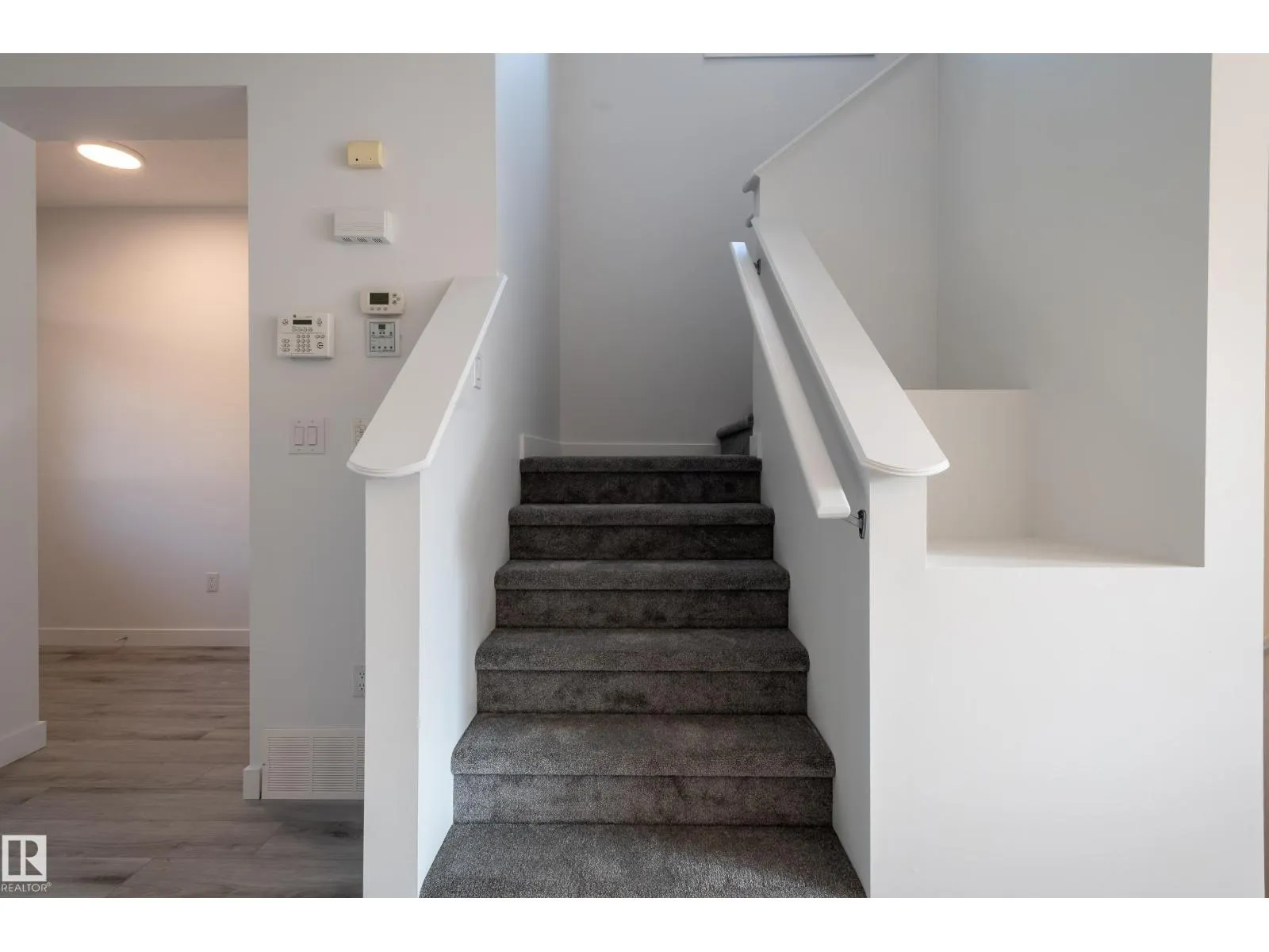 1065 MCCONACHIE BV NW