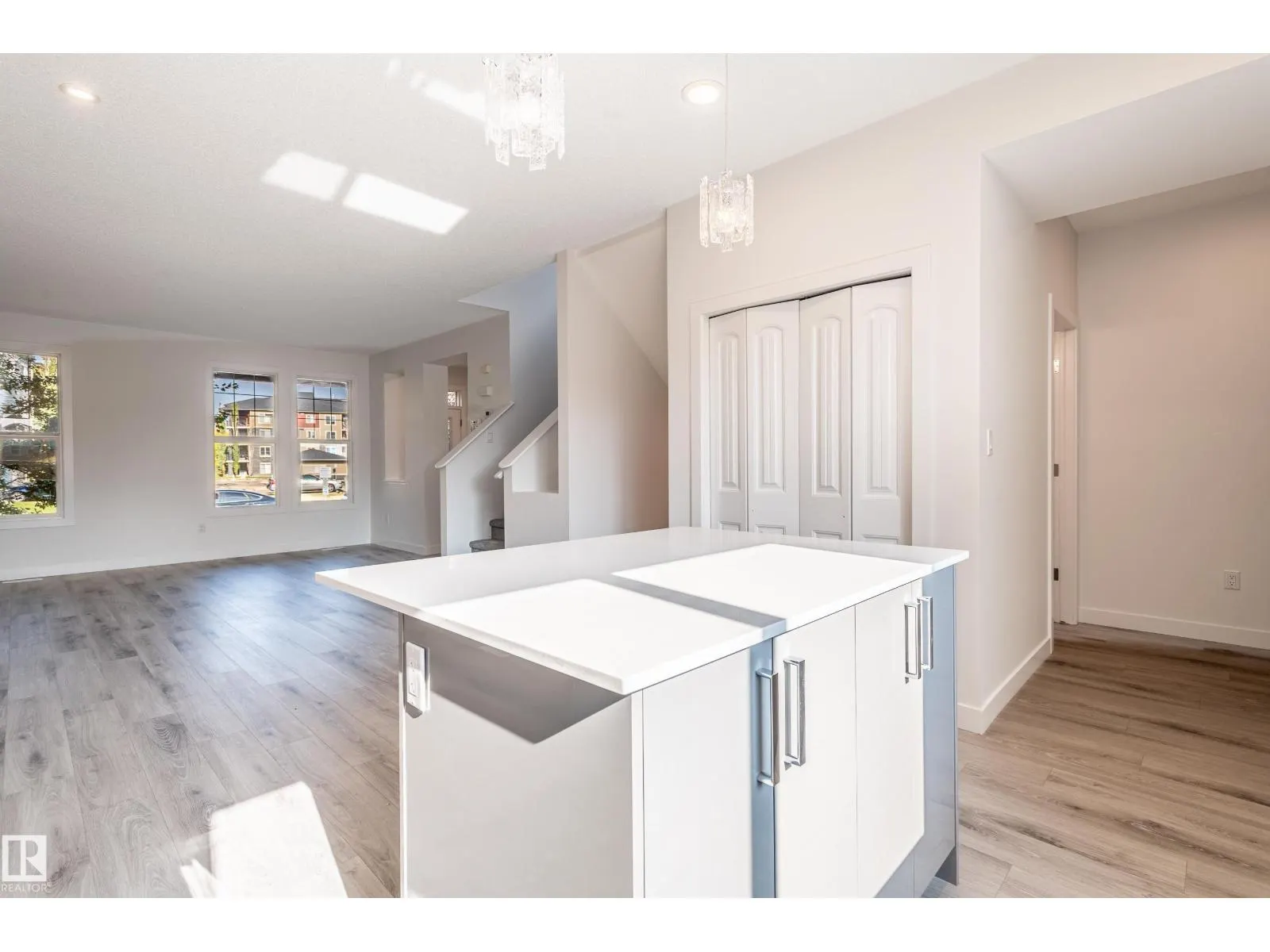 1065 MCCONACHIE BV NW