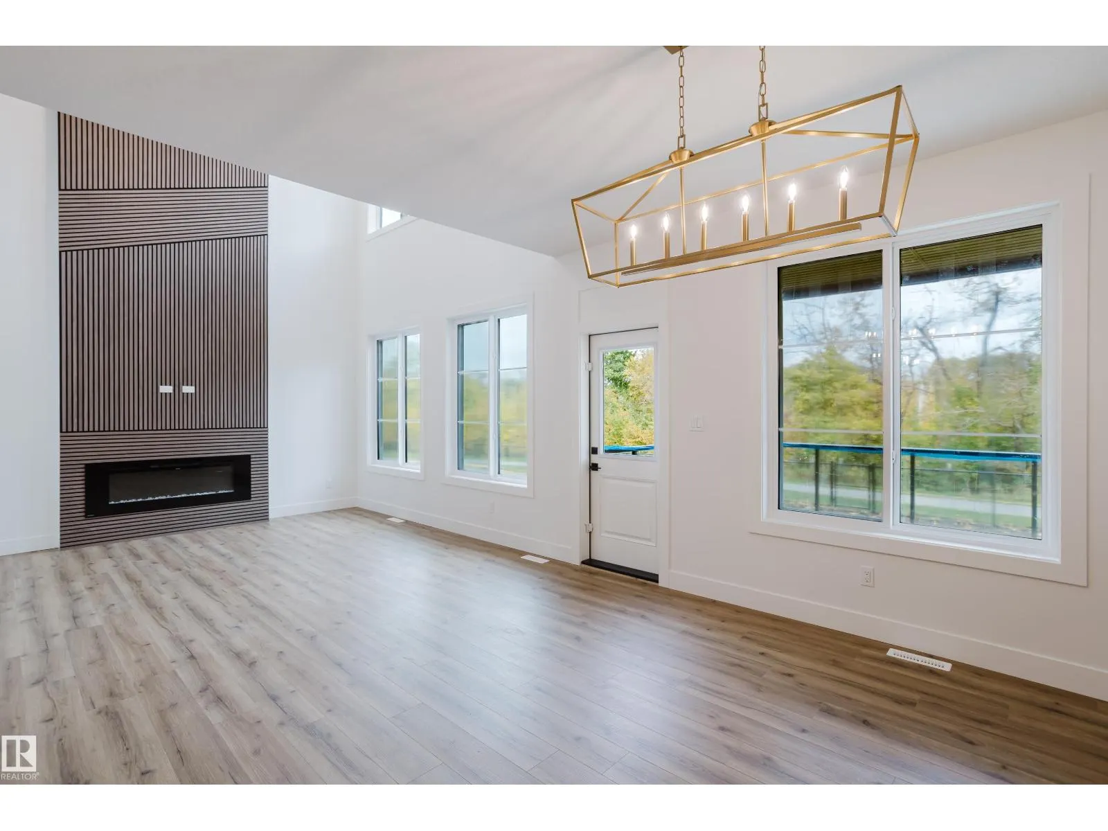 21112 26 AV NW
