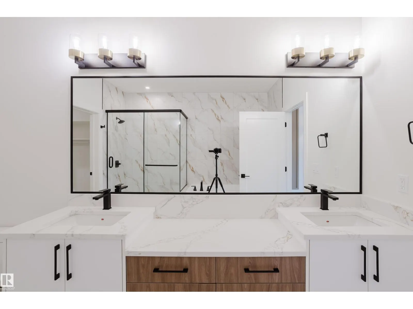 21112 26 AV NW