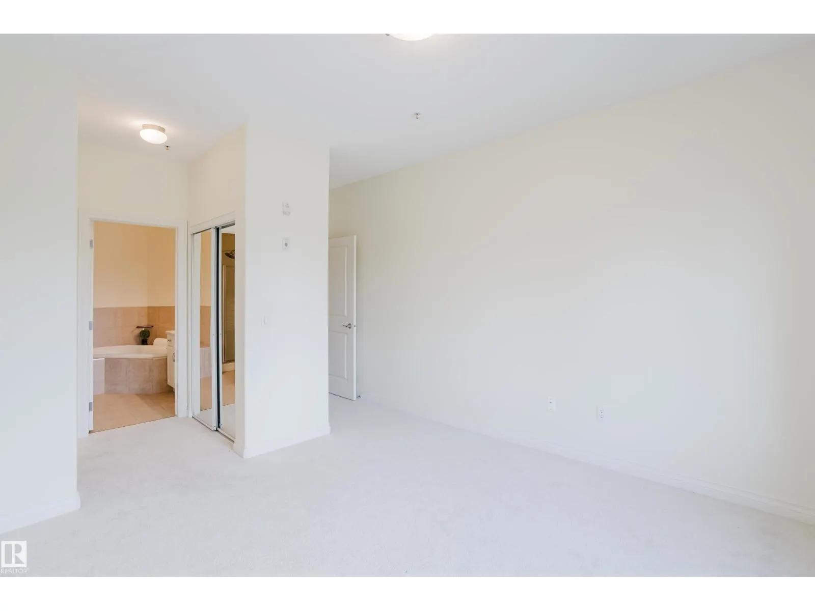 #402 14205 96 AV NW