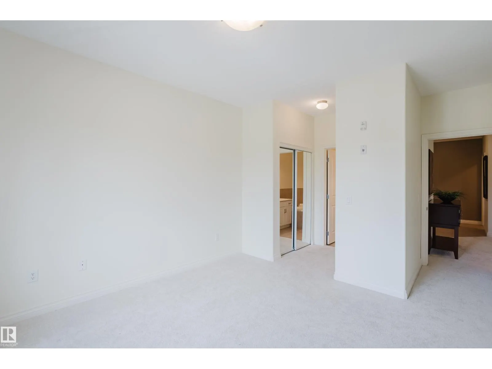 #402 14205 96 AV NW