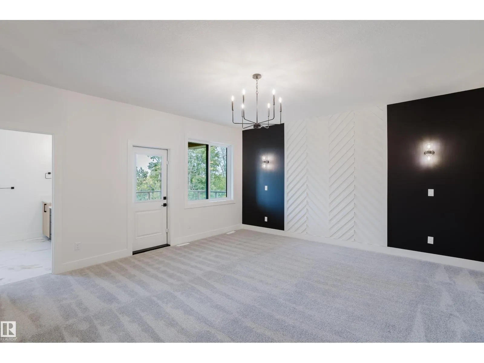 2512 213 ST NW