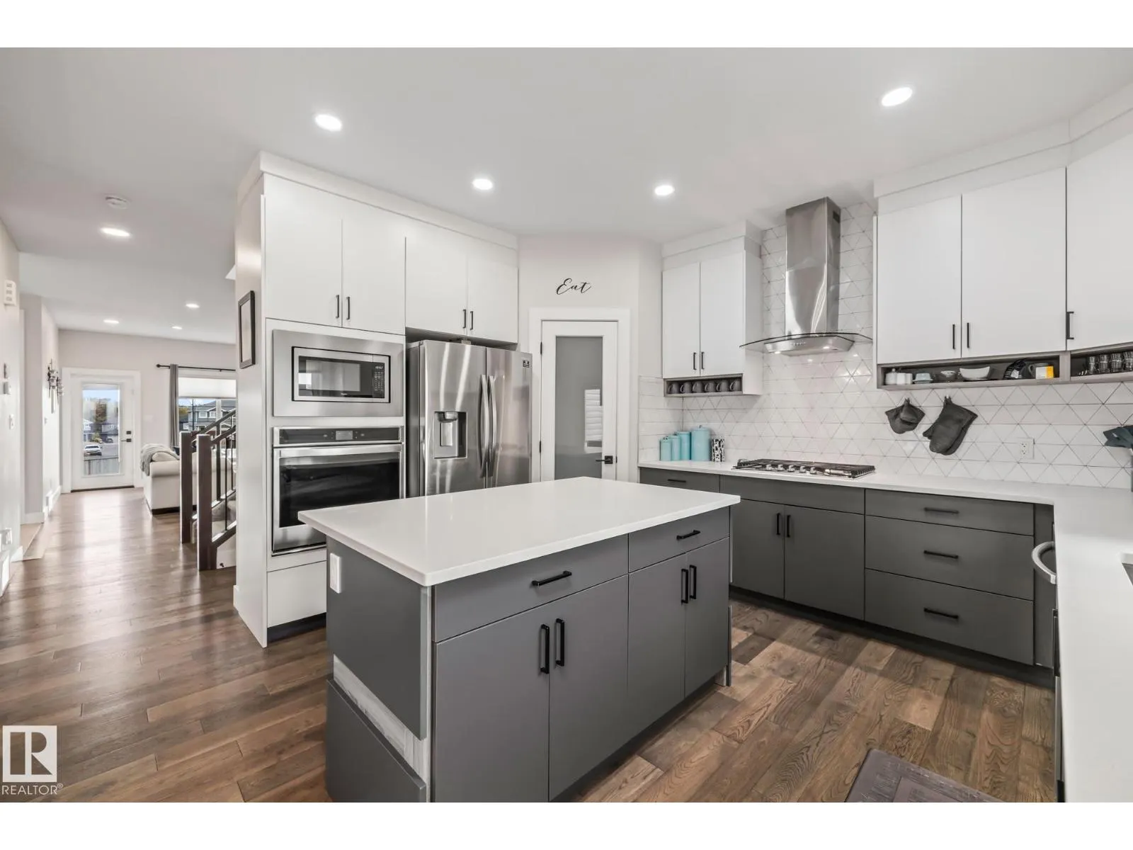 568 MERLIN LANDING LD NW