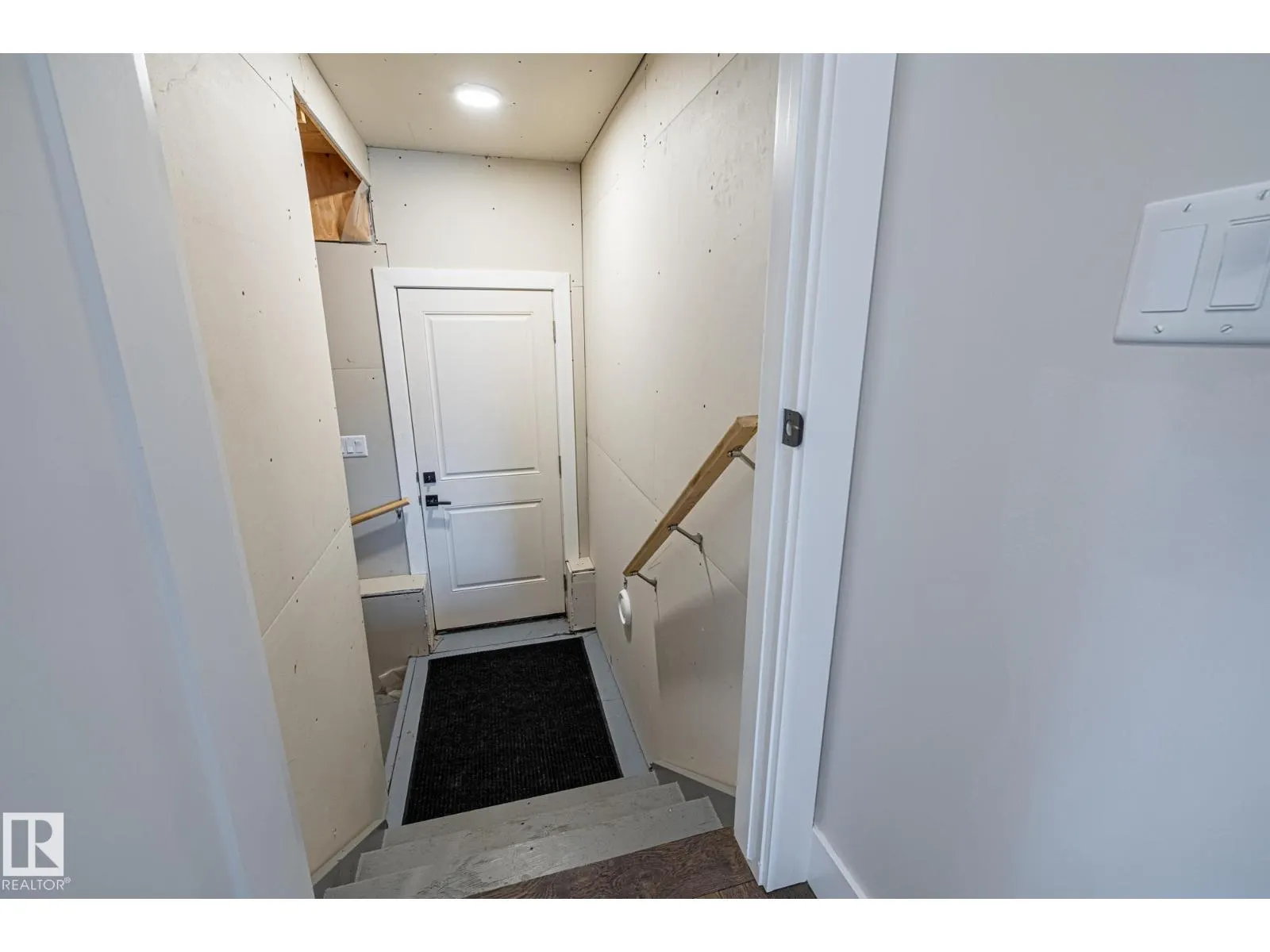 568 MERLIN LANDING LD NW